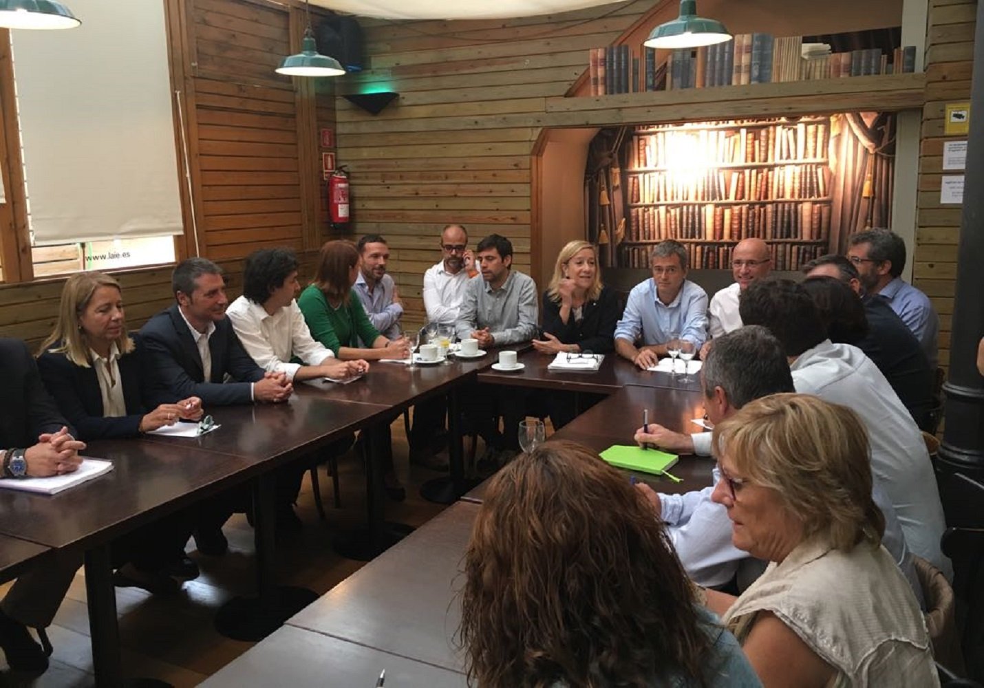 La AMI y la ACM se querellan contra el fiscal general por "amenazas" a los alcaldes