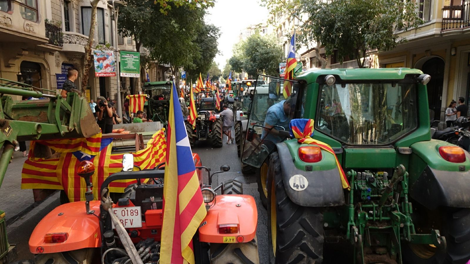 Així se'n riu Collboni dels pagesos independentistes