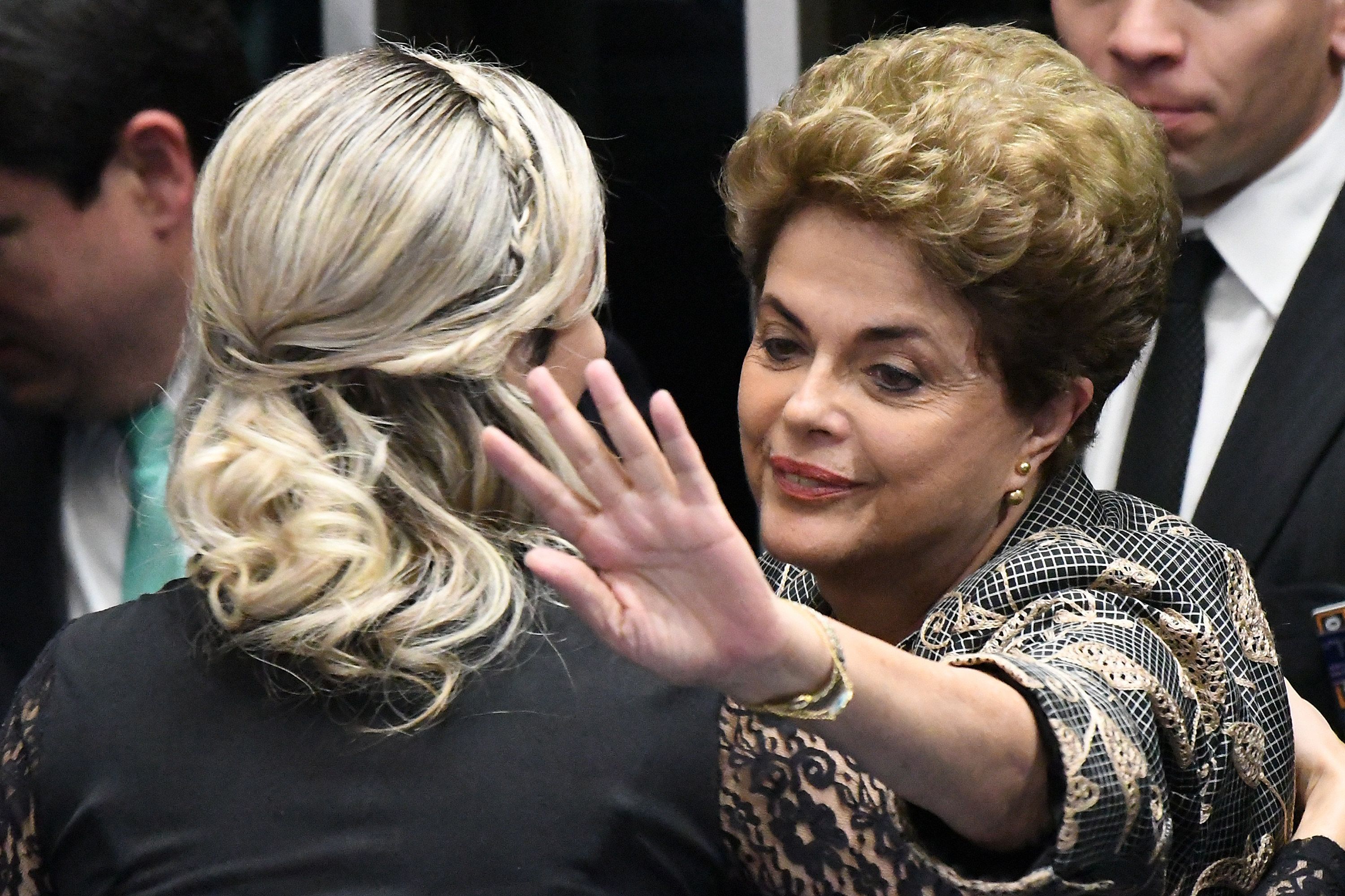 Rousseff defiende "la autodeterminación" y condena el encarcelamiento del Govern