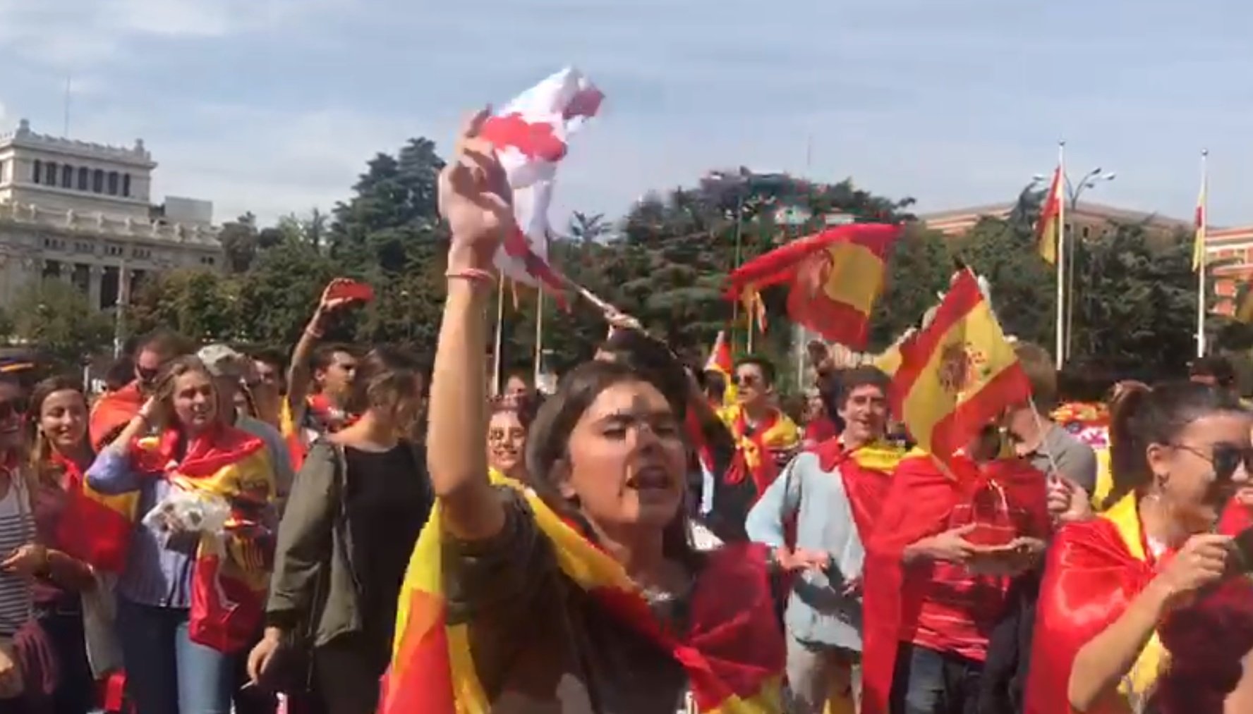 Madrid teenagers sing fascist anthem