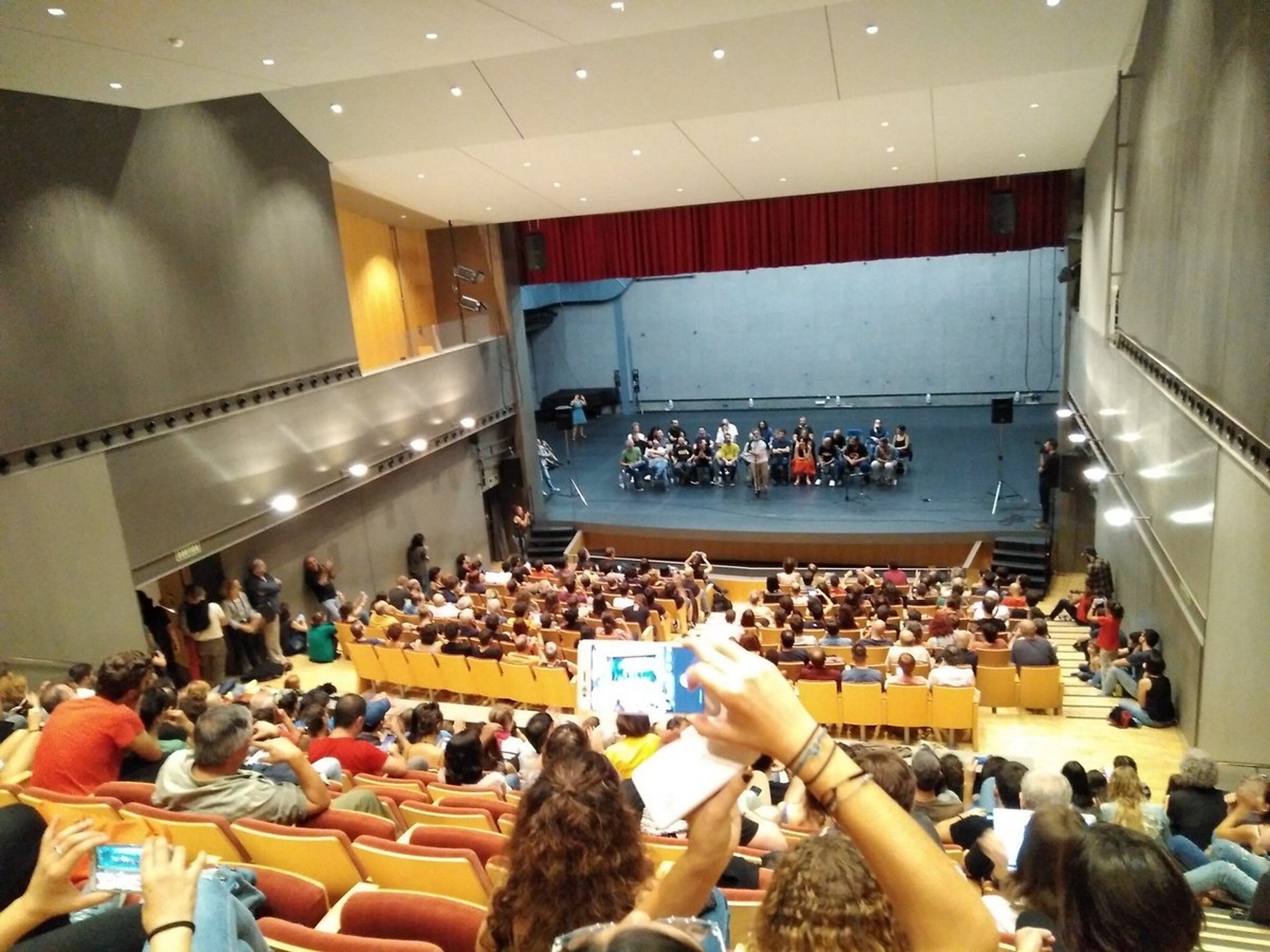 La Guardia Civil retiene a dos observadores internacionales en Reus