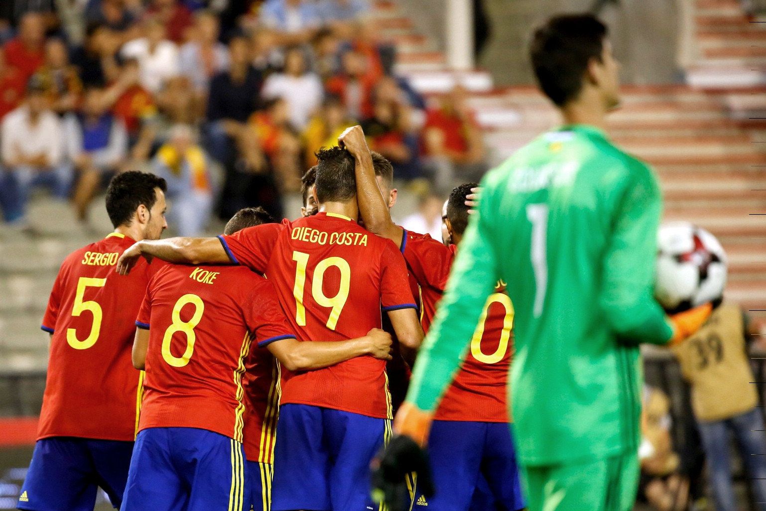 Victoria insípida en el debut de Lopetegui (0-2)