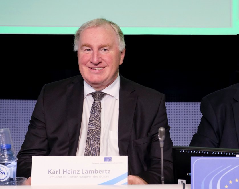 El presidente del Comité de las Regiones de la UE: "La violencia nunca resolverá el problema"