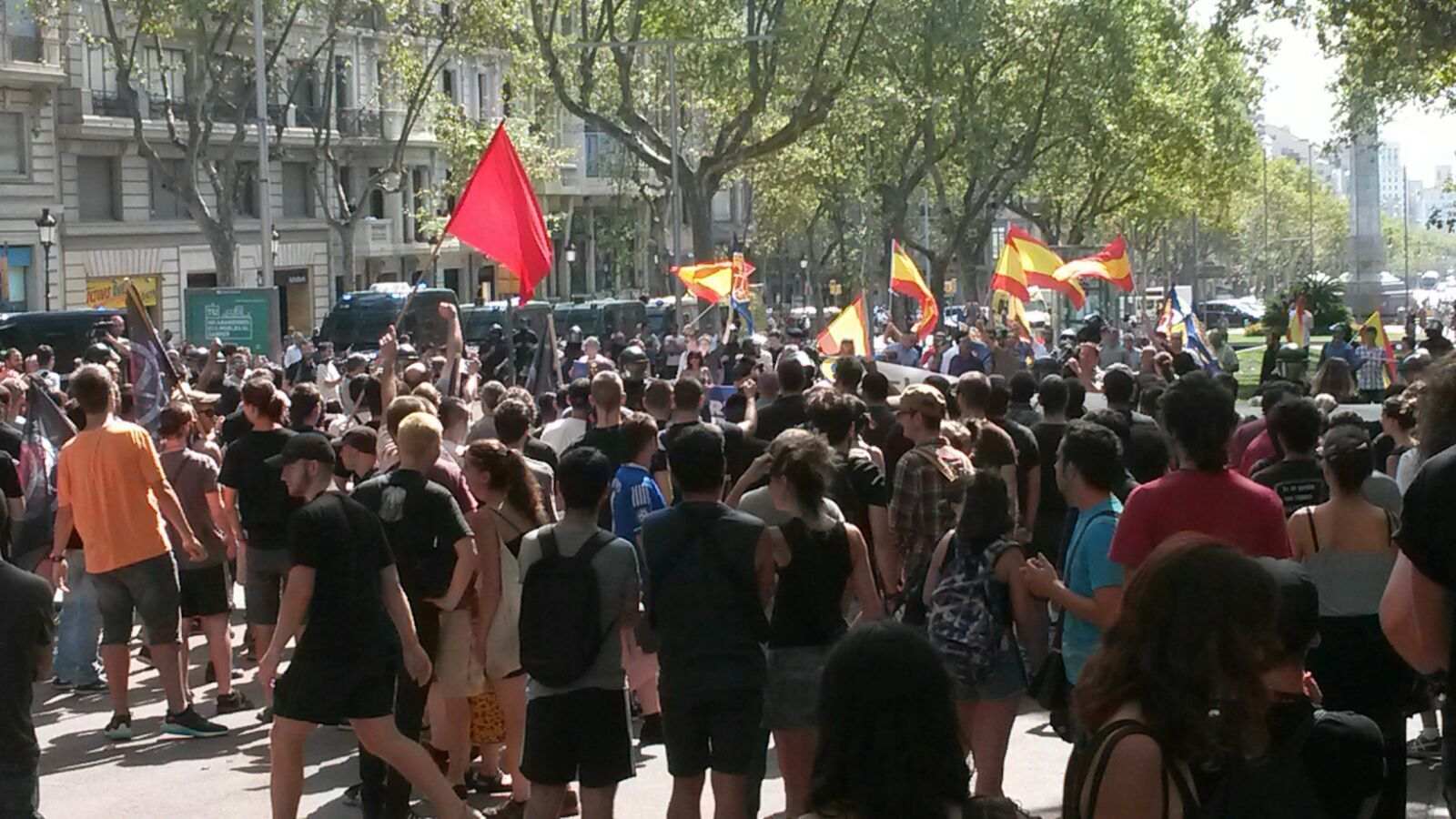 manifestacions feixista anti gracia roberto