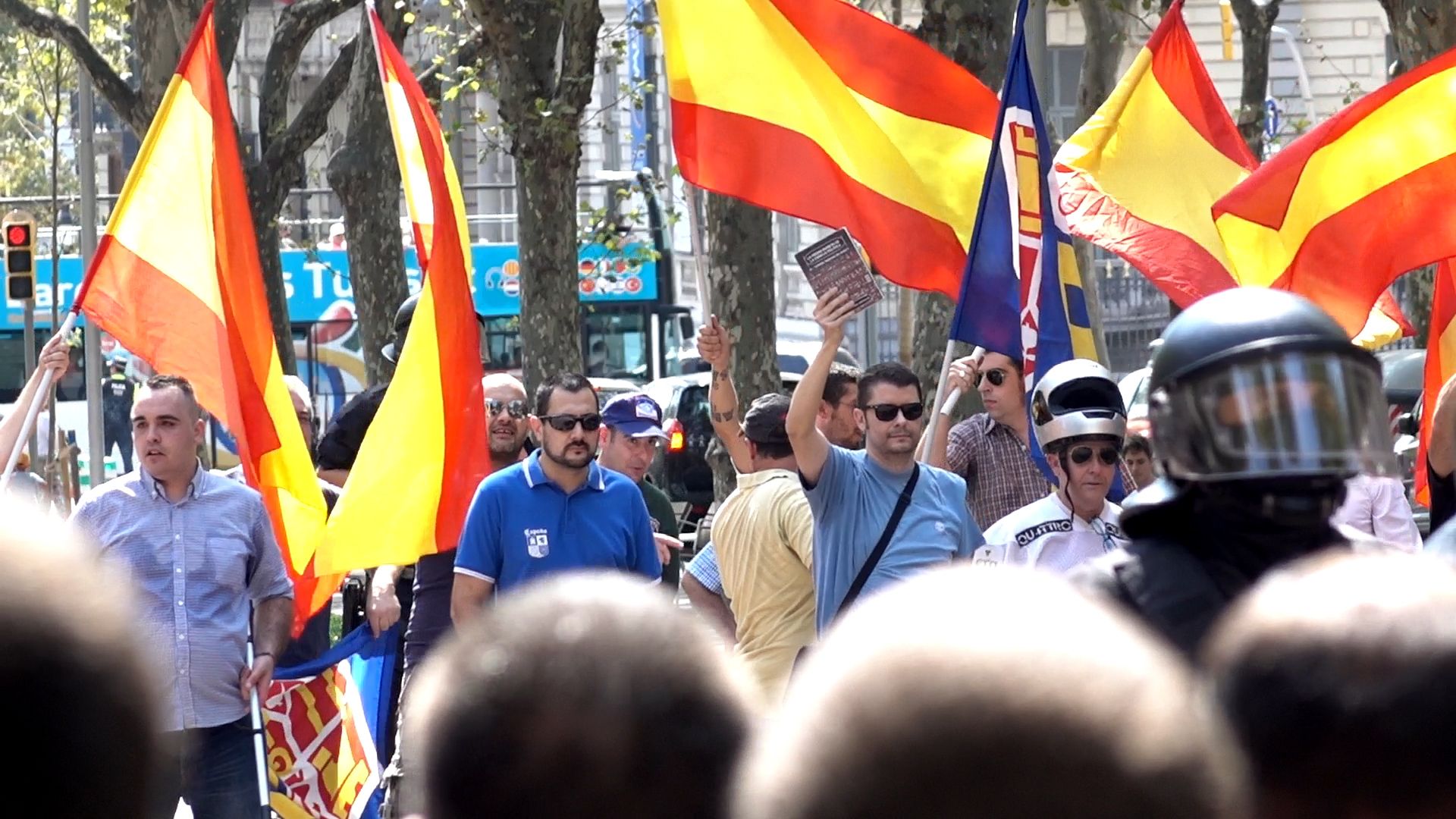 Vídeo: Así ha ido la manifestación fascista en Gràcia