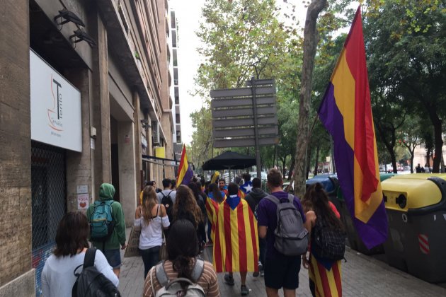 Manifestació cap a la seu PP / Marta Martí