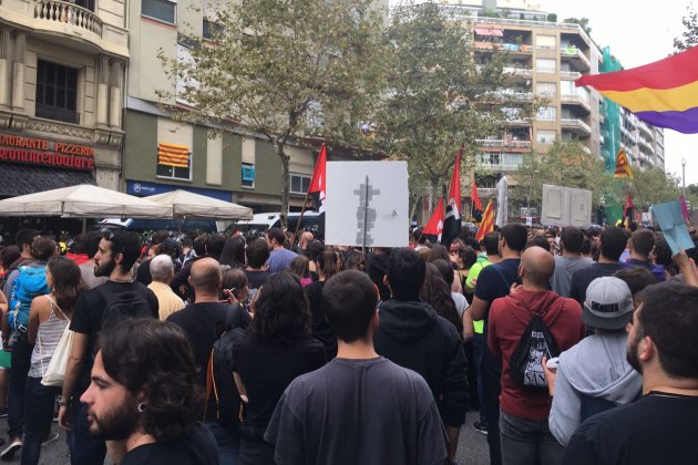 Consignes contra el govern del PP davant la seva seu de Barcelona / MM