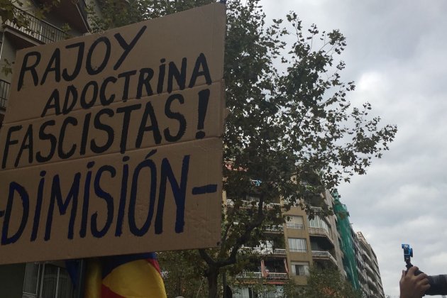 Rajoy adoctrina feixistes, cartell / Marta Martí