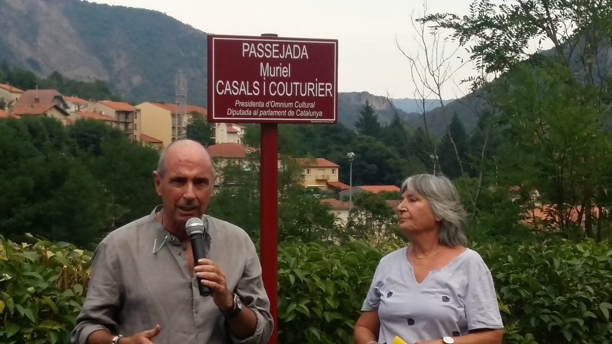 Muriel Casals dóna nom a un passeig de Prats de Molló