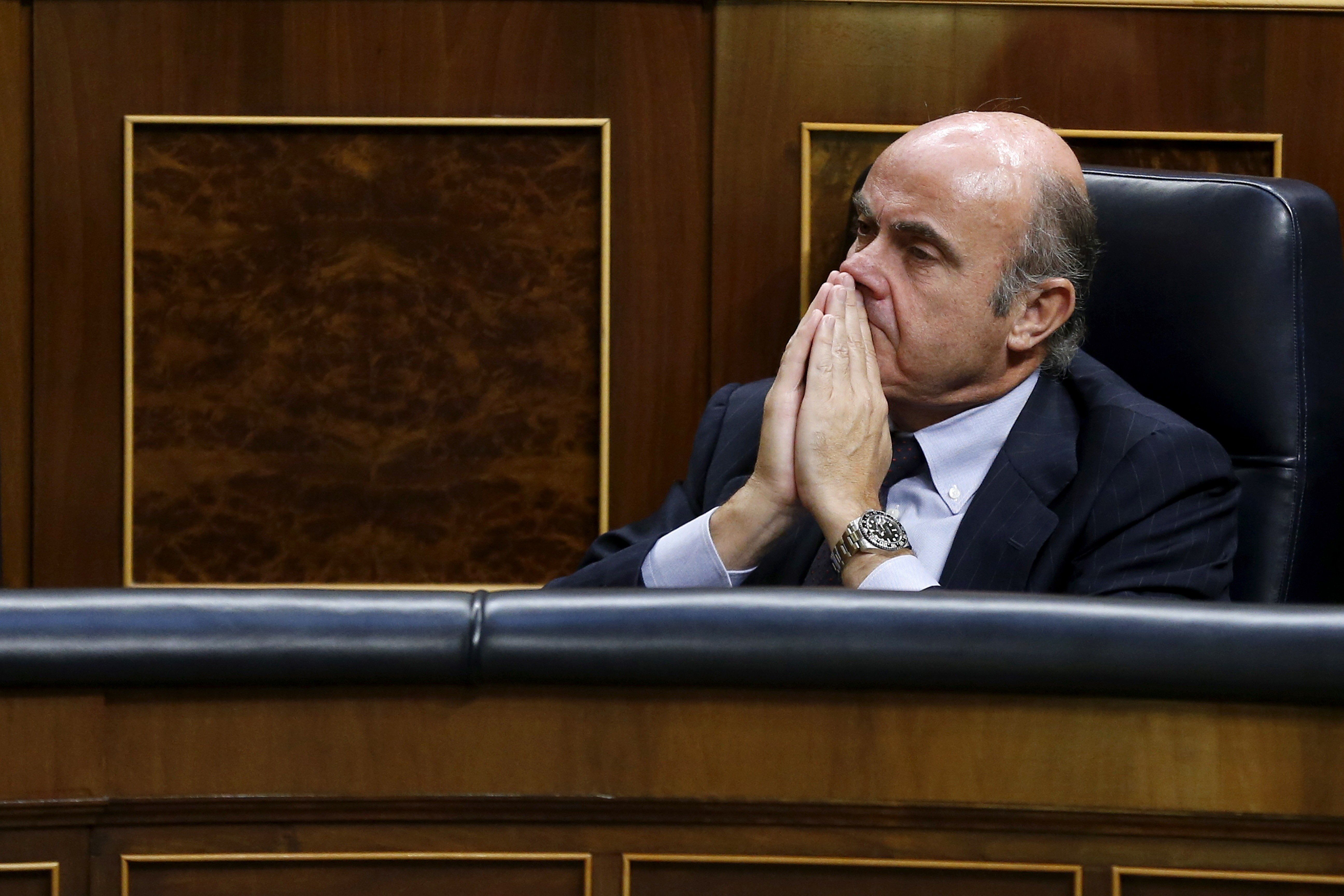 De Guindos rechaza explicar en el Congreso el caso Soria
