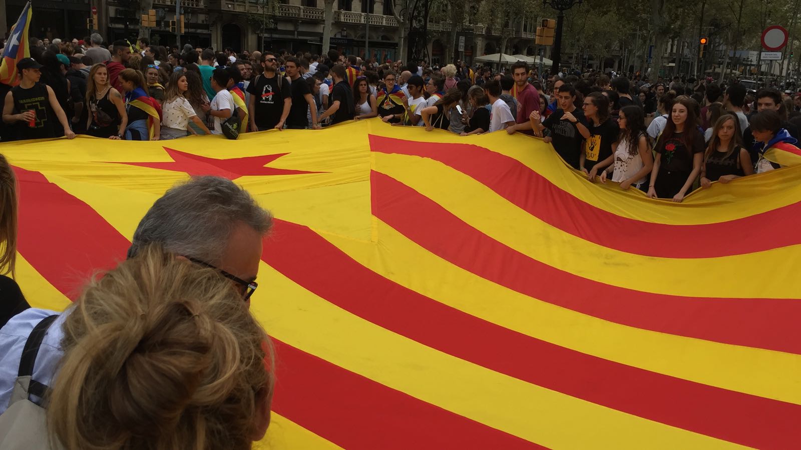 ¿Aprueba que se suspenda la declaración de independencia para dialogar?