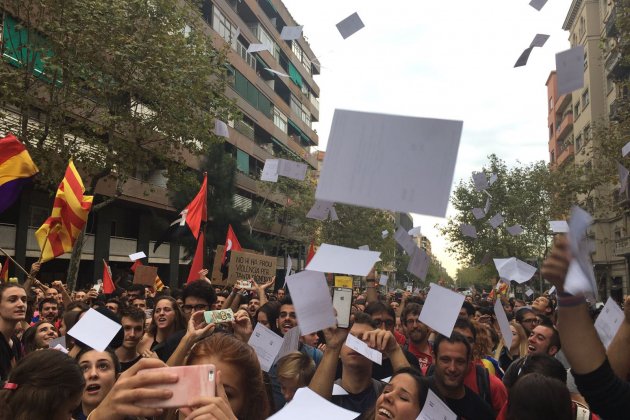 paperetes volant martaem