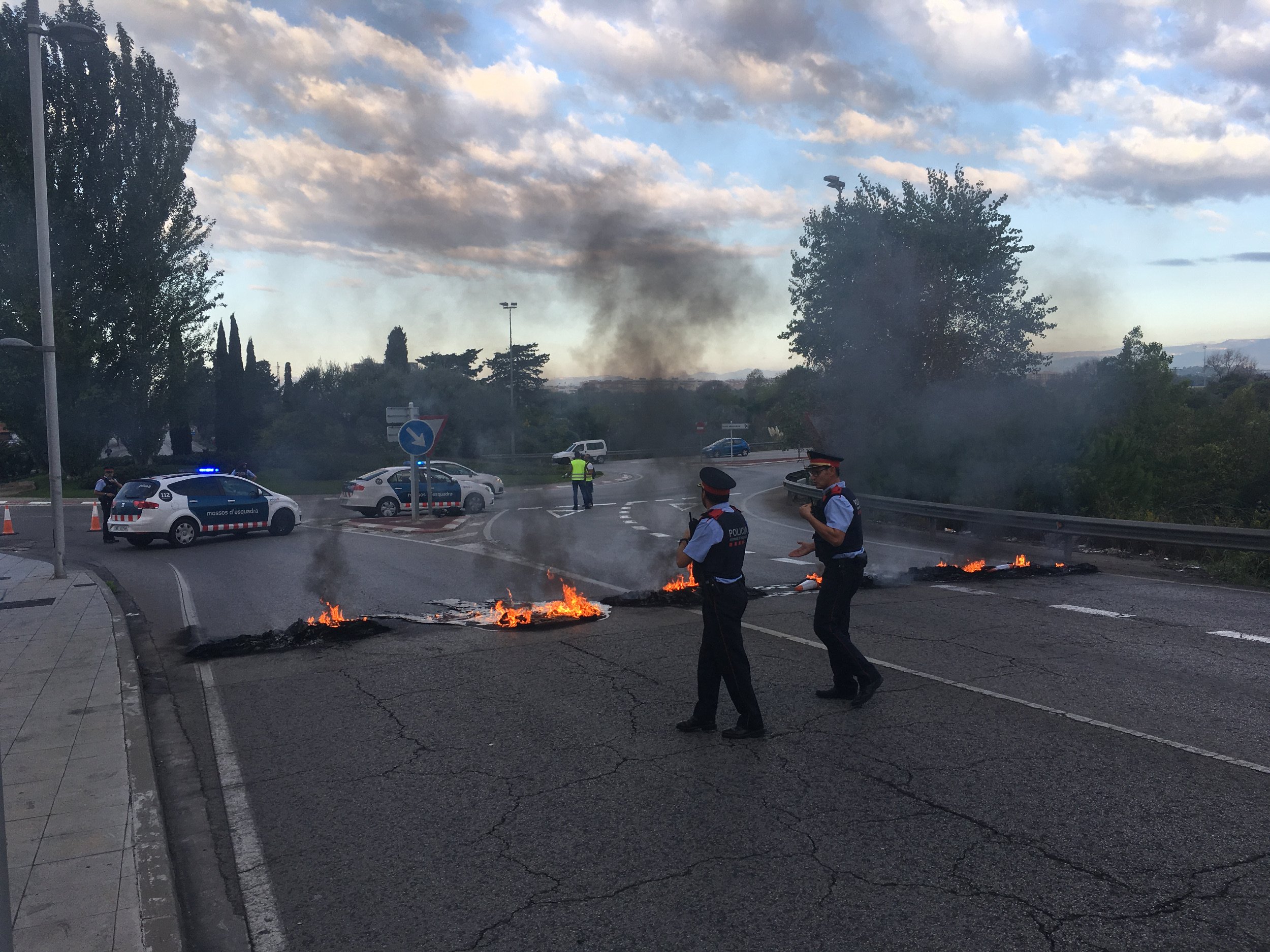 Una cinquantena de carreteres tallades arreu de Catalunya