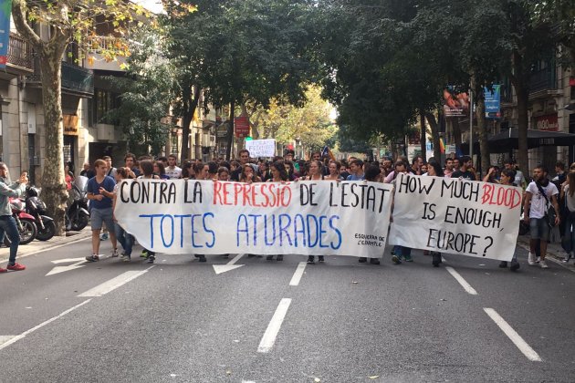 Grup manifestants puja Aribau 3-O / NT