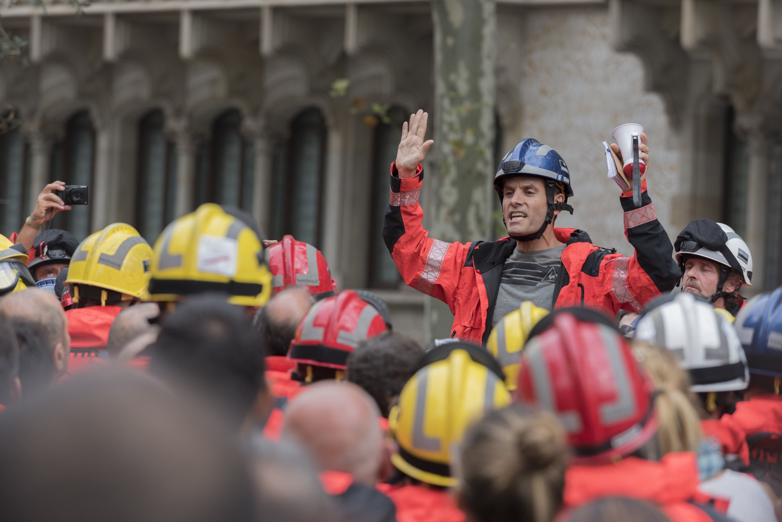 El Govern ofrece a Galicia enviar una veintena de bomberos