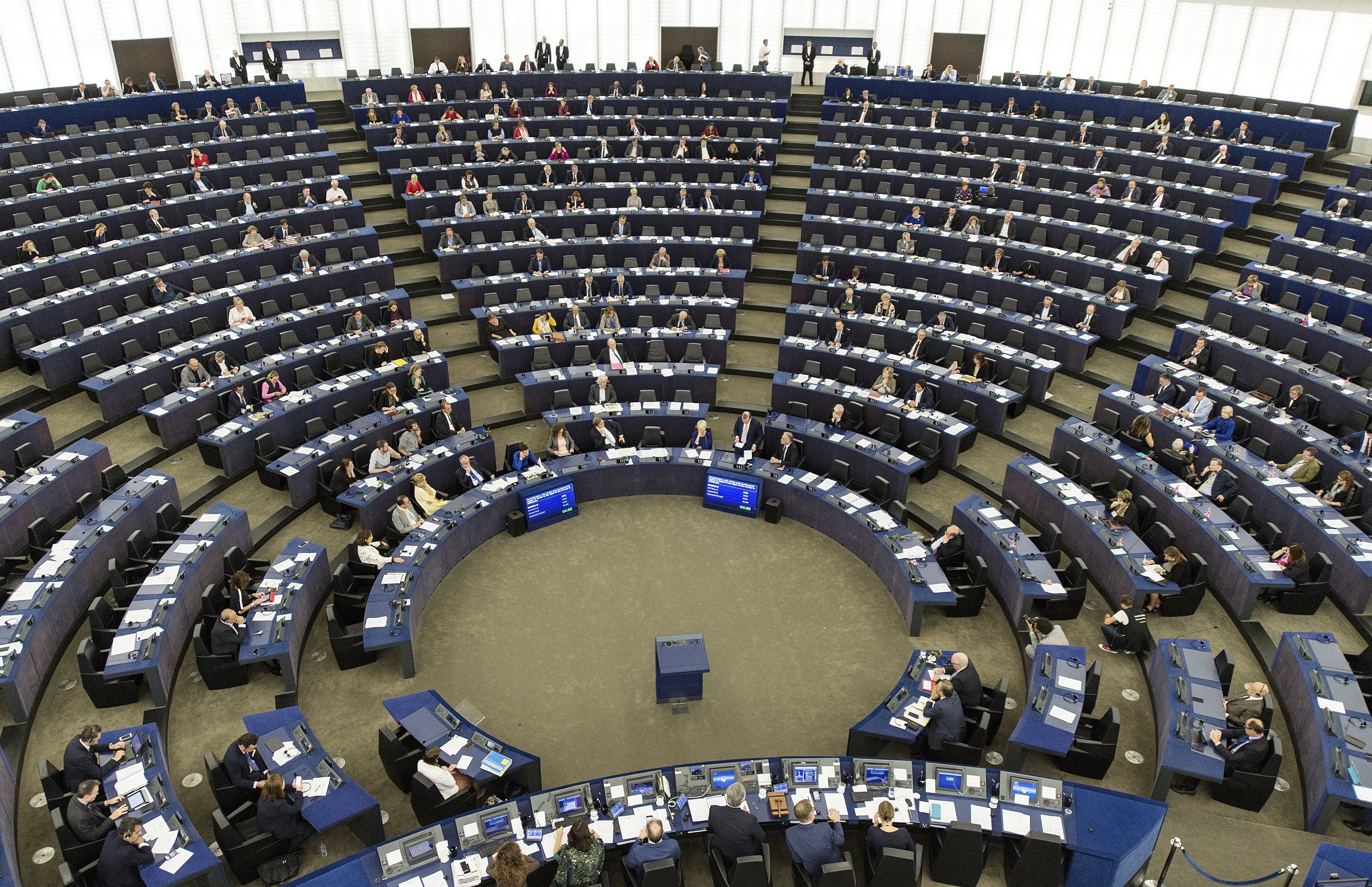 European Parliament unanimously condemns police repression in Catalonia