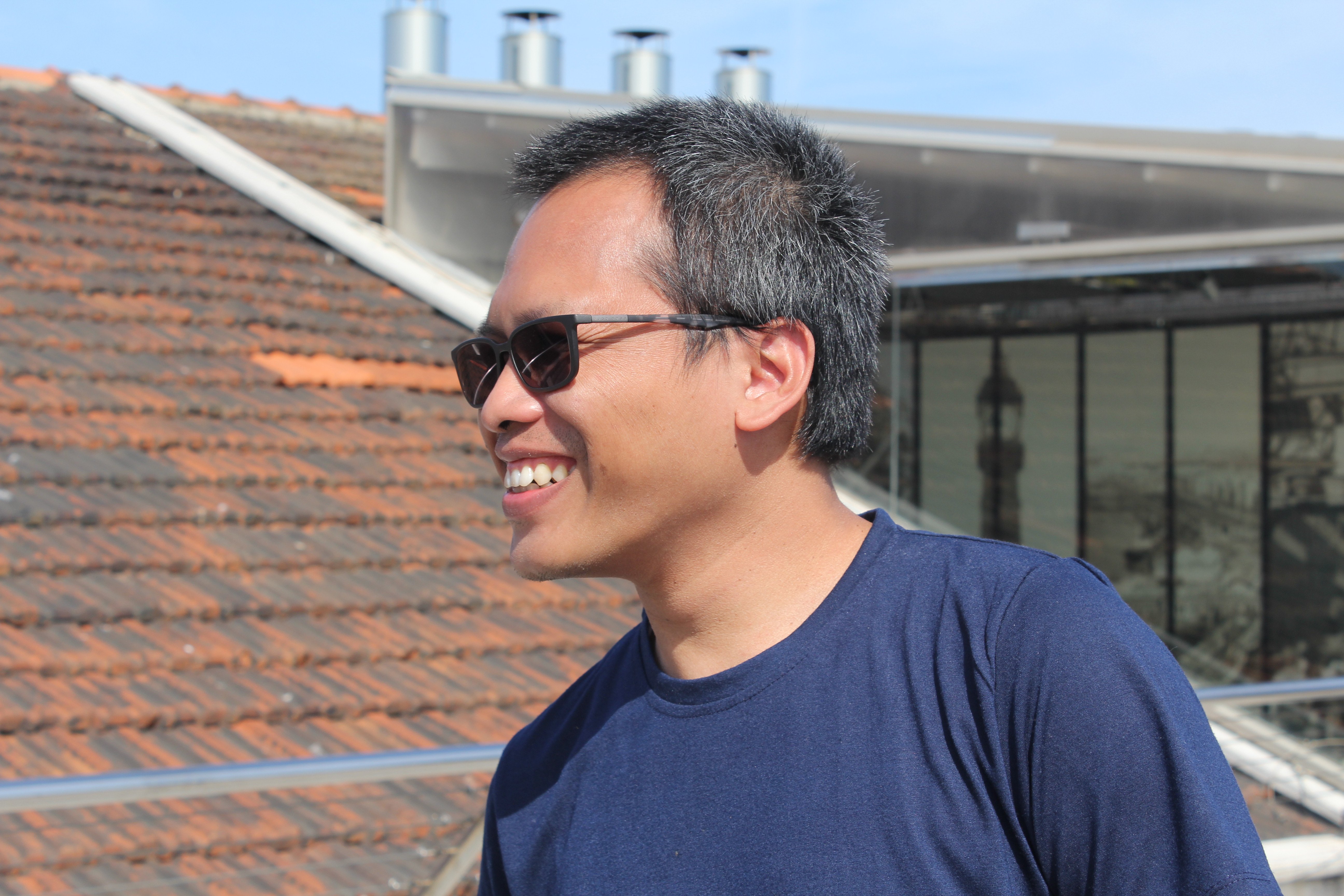 Eka Kurniawan explica la història, real i fantàstica, d'Indonèsia