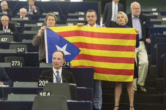 Eurodiputados belgas estelada|estrellas - EFE