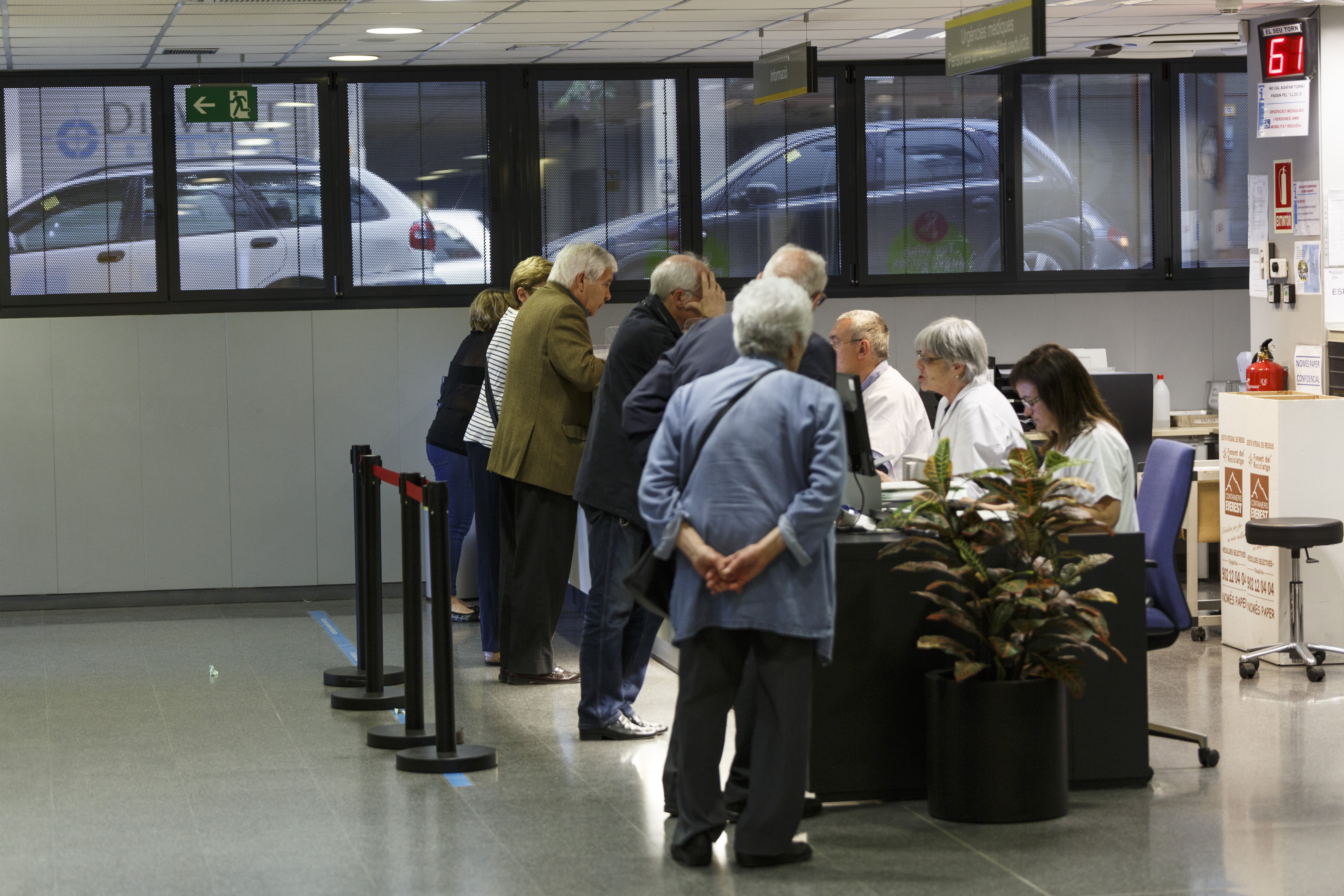 Ambulatori consulta metge sanitat publica 3a tercera edat  Sergi Alcàzar 