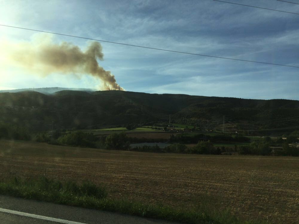 Tres incendios simultáneos en Riudoms, Vilamitjana y Girona