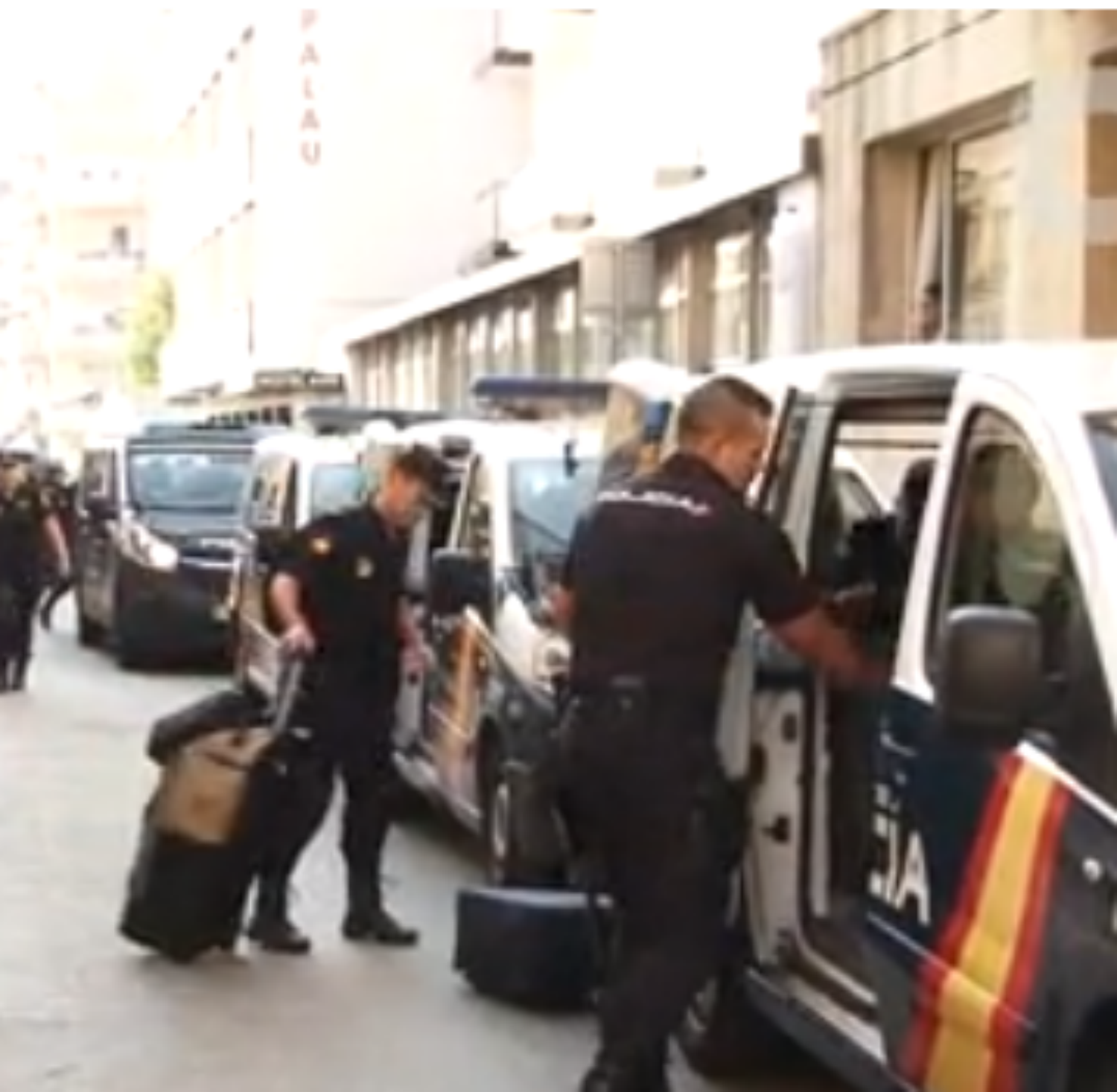 Els policies allotjats a Pineda de Mar marxen avui de l'hotel