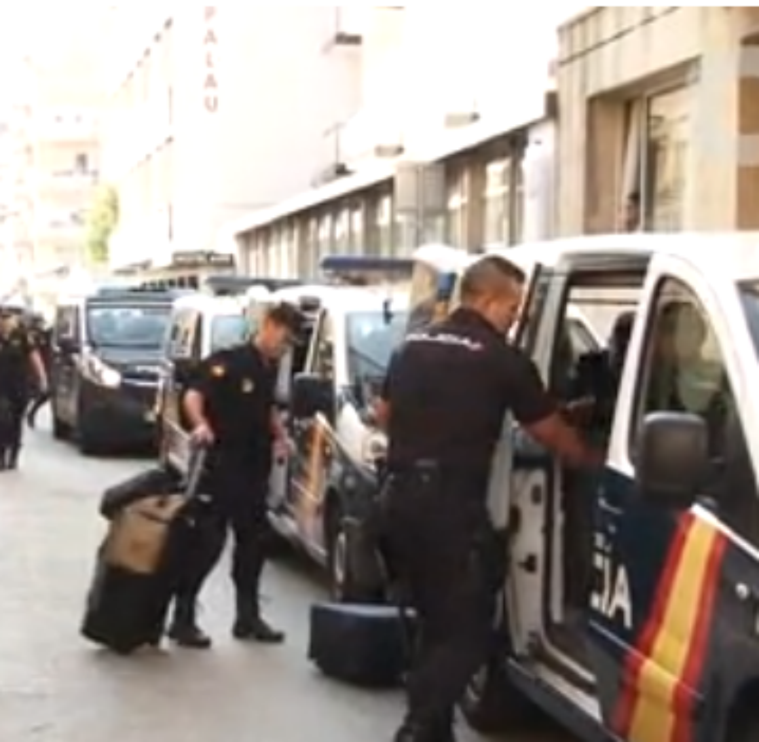 Los policías alojados en Pineda de Mar se marchan hoy del hotel