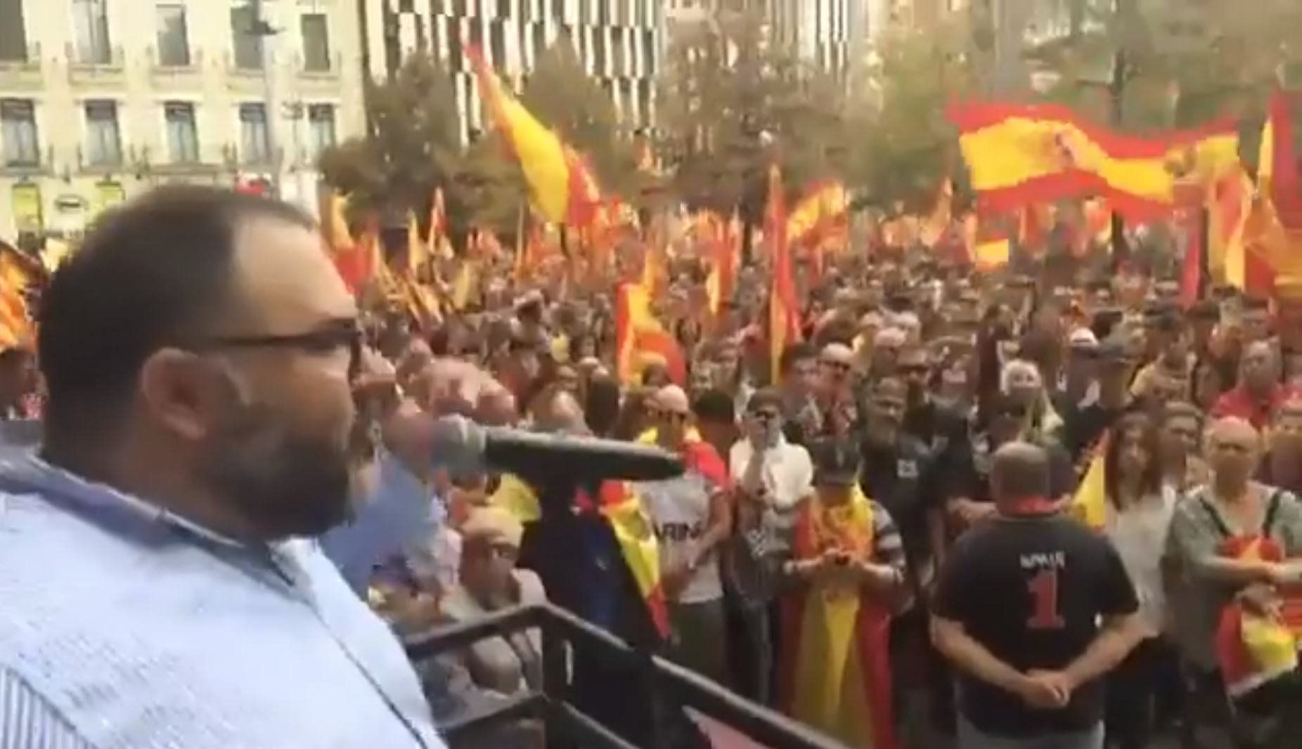 Vídeo: El discurso del líder de Falange pidiendo más mano dura al Estado