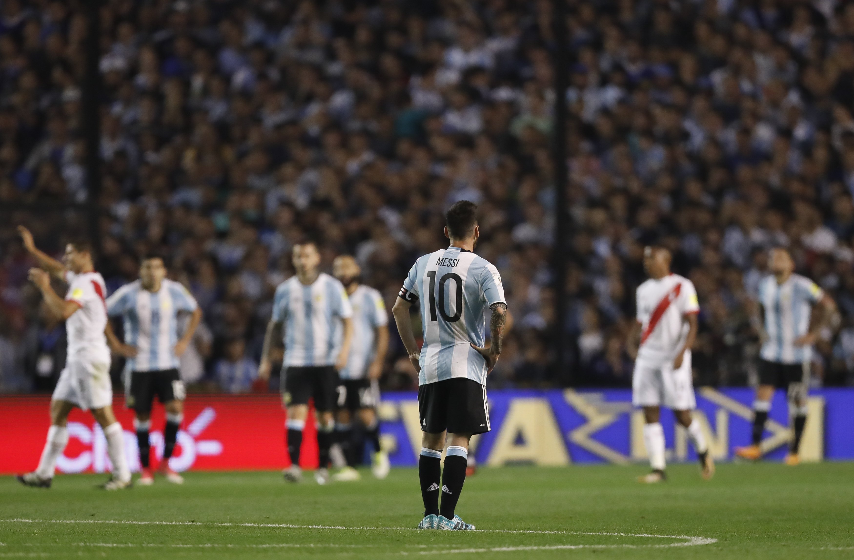 Messi es jugarà el Mundial en l'últim partit (0-0)