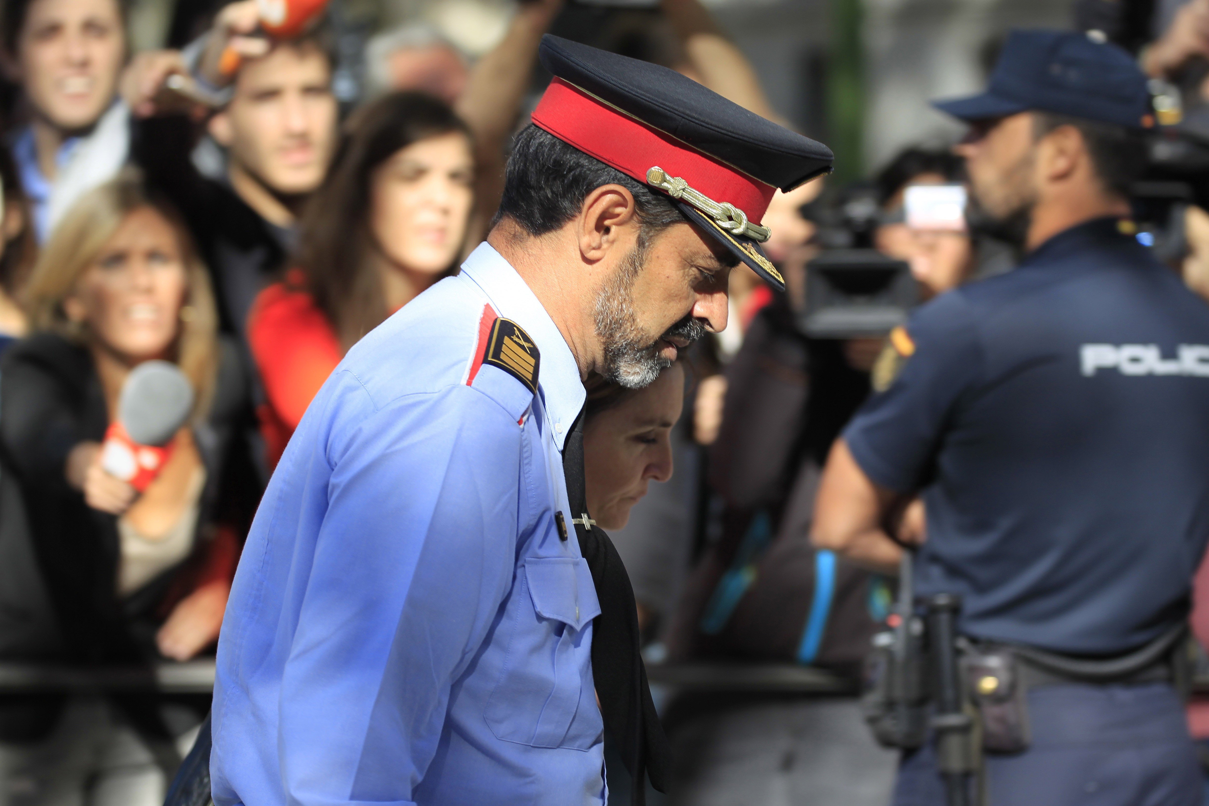 Sacked Catalan police chief tells his officers: "You must carry on writing the future"