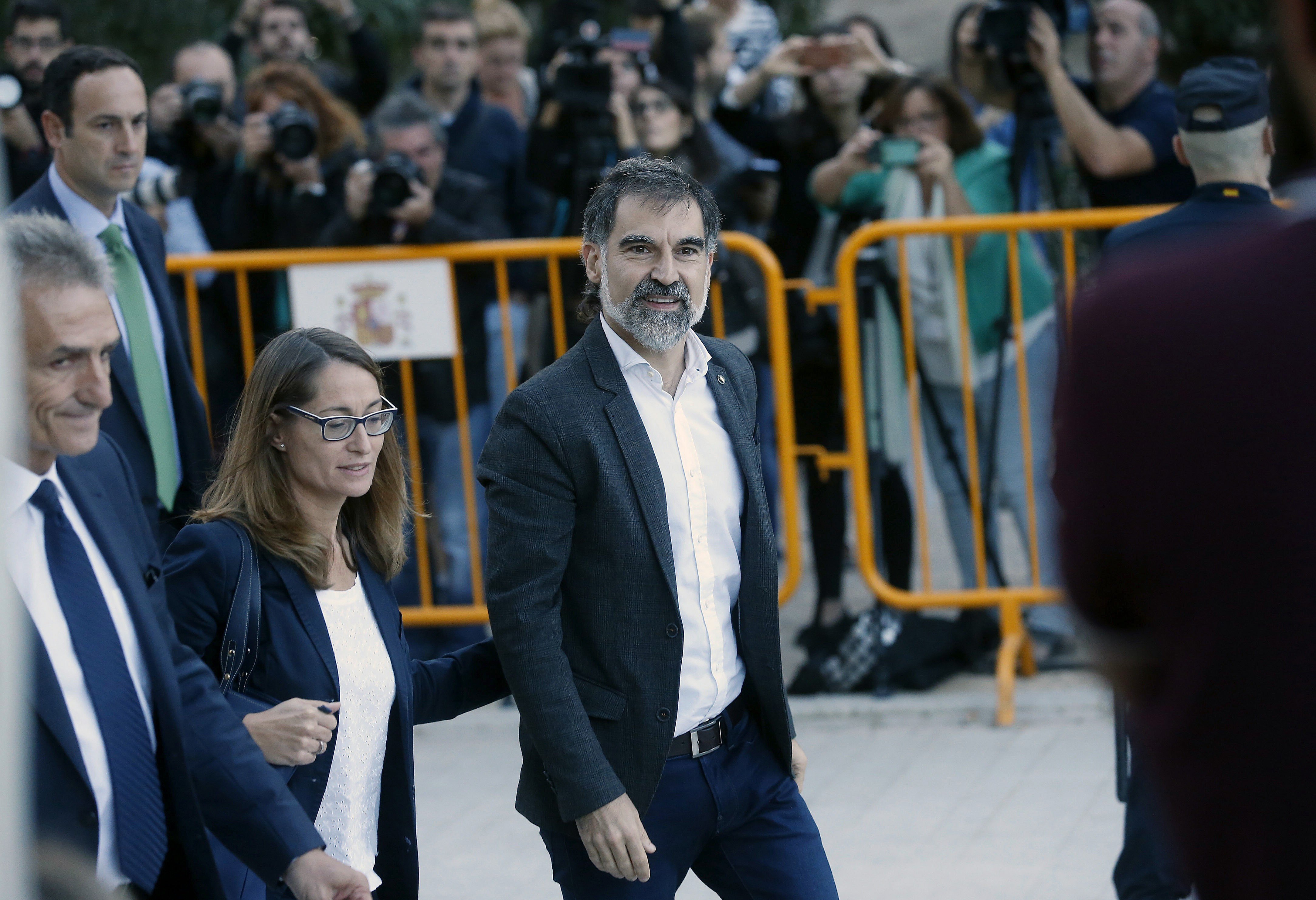 L'Audiència manté Sànchez i Cuixart a la presó per "risc de fugida i reiteració delictiva"