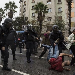 1-O referendum policia Nacional - Sergi Alcazar