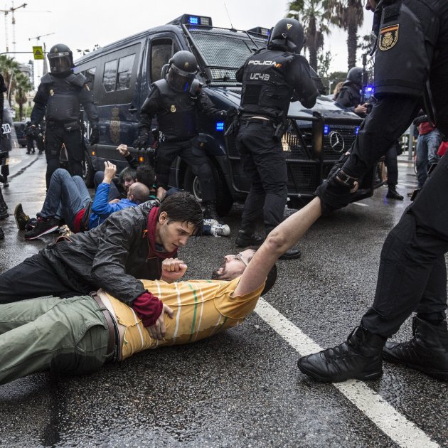 1-O referendum policia Nacional - Sergi Alcazar