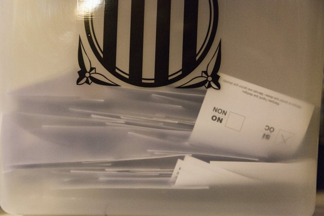 1-O referendum votaciones urna papeleta - Sergi Alcazar