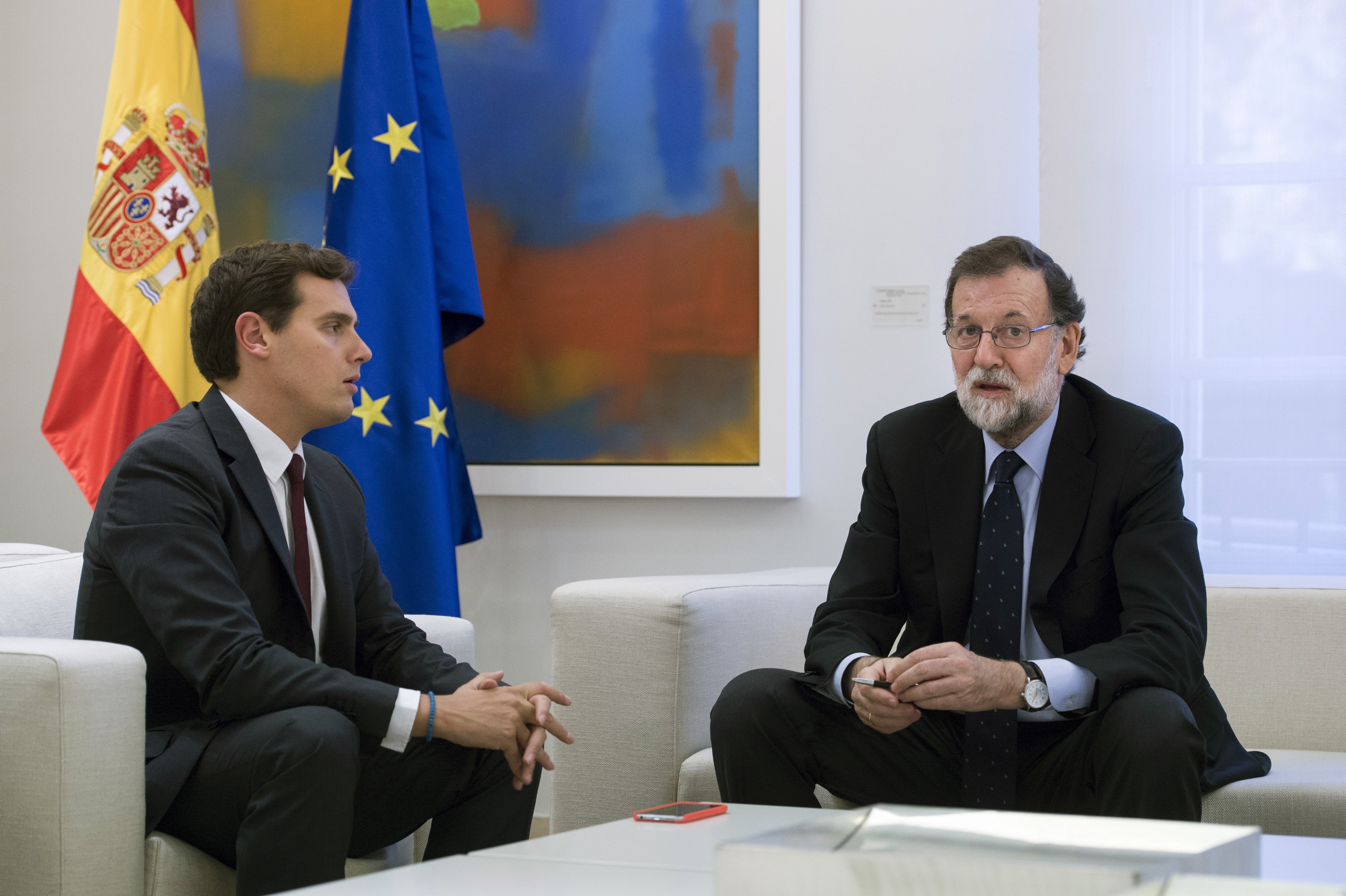 Rivera pide a Rajoy la aplicación del 155, pero el presidente del gobierno español lo descarta