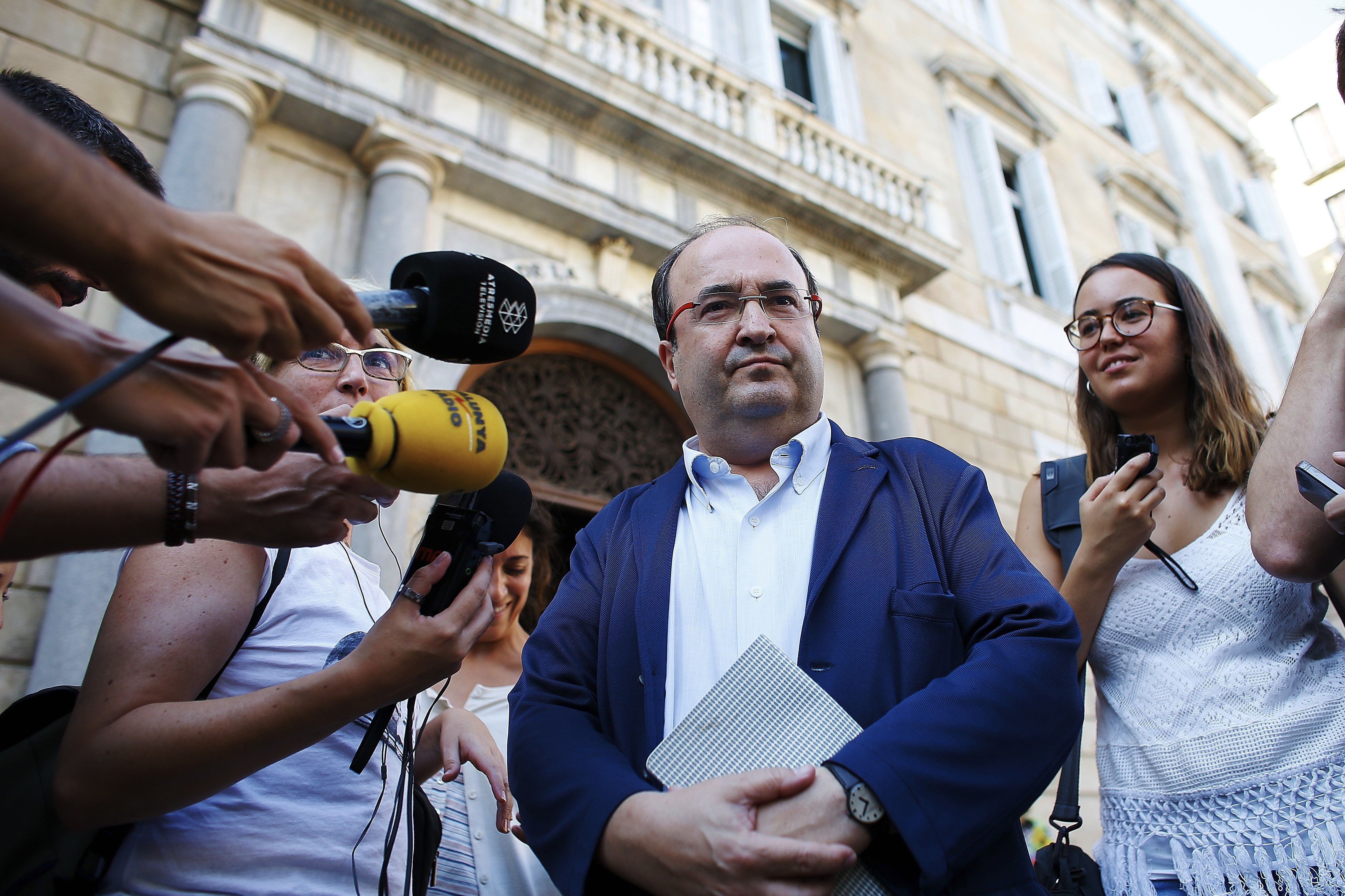 Iceta comunica a Puigdemont que el PSC votará 'no' a la cuestión de confianza