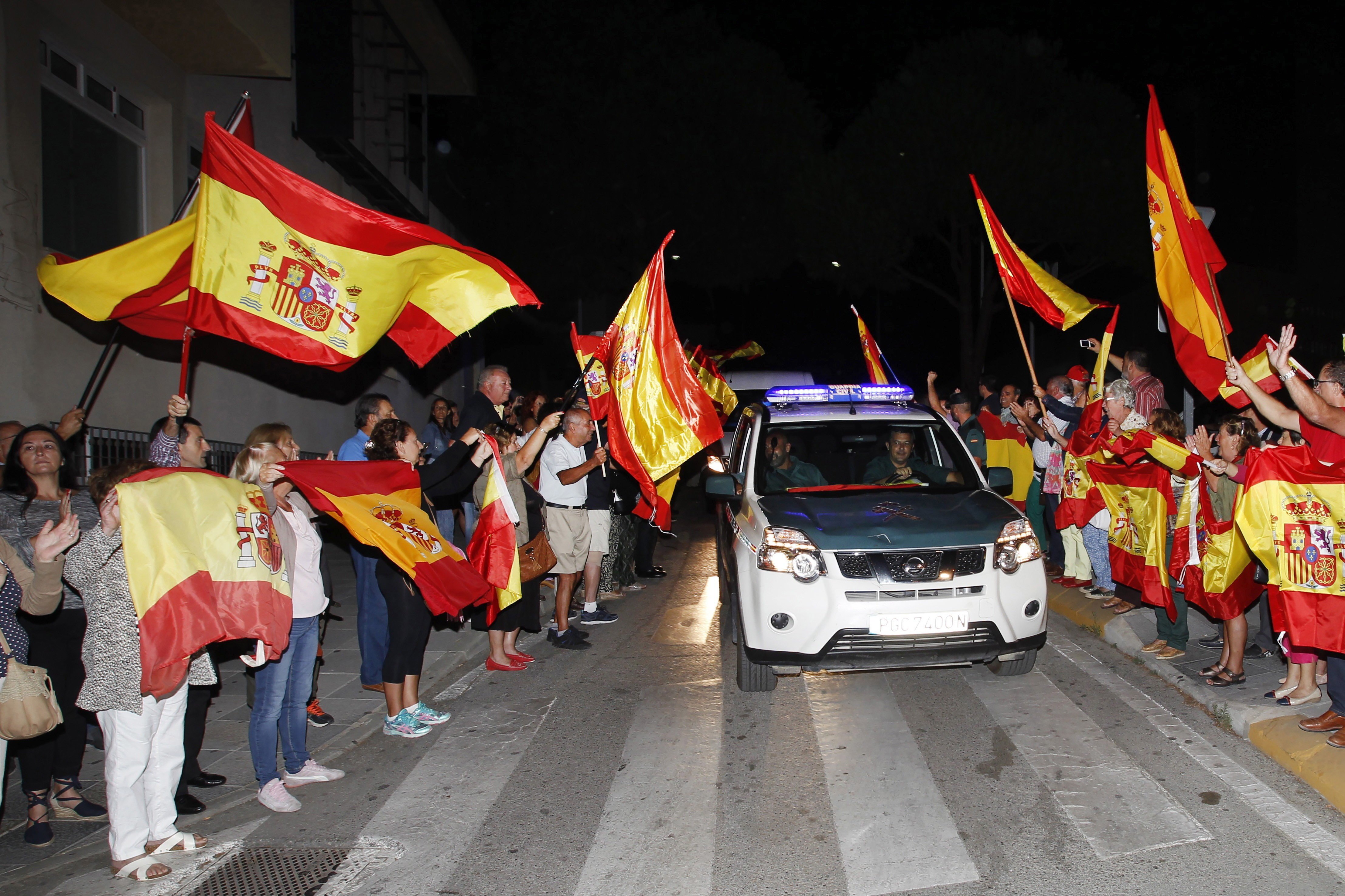 Vídeo: Guardias civiles también cantaban "a por ellos" cuando iban hacia Catalunya