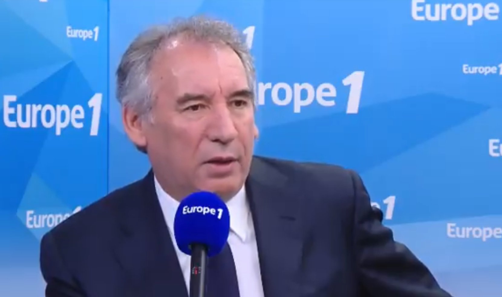 Bayrou: "Cada vez que hay porras en unas elecciones, las porras pierden"