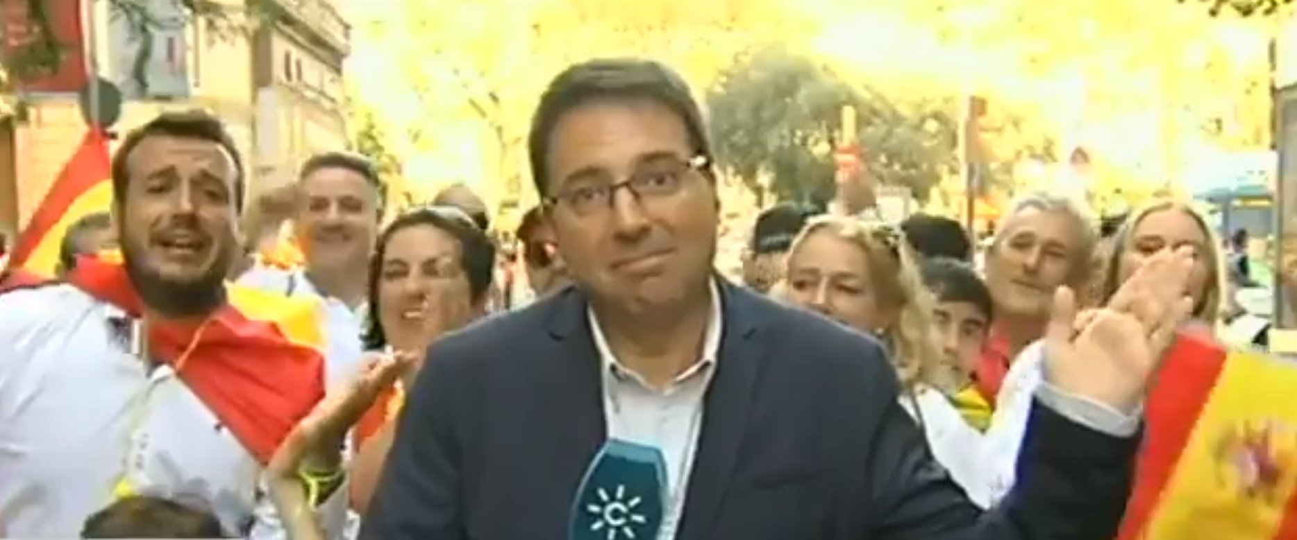 Los manifestantes españolistas desmienten al presentador de Canal Sur