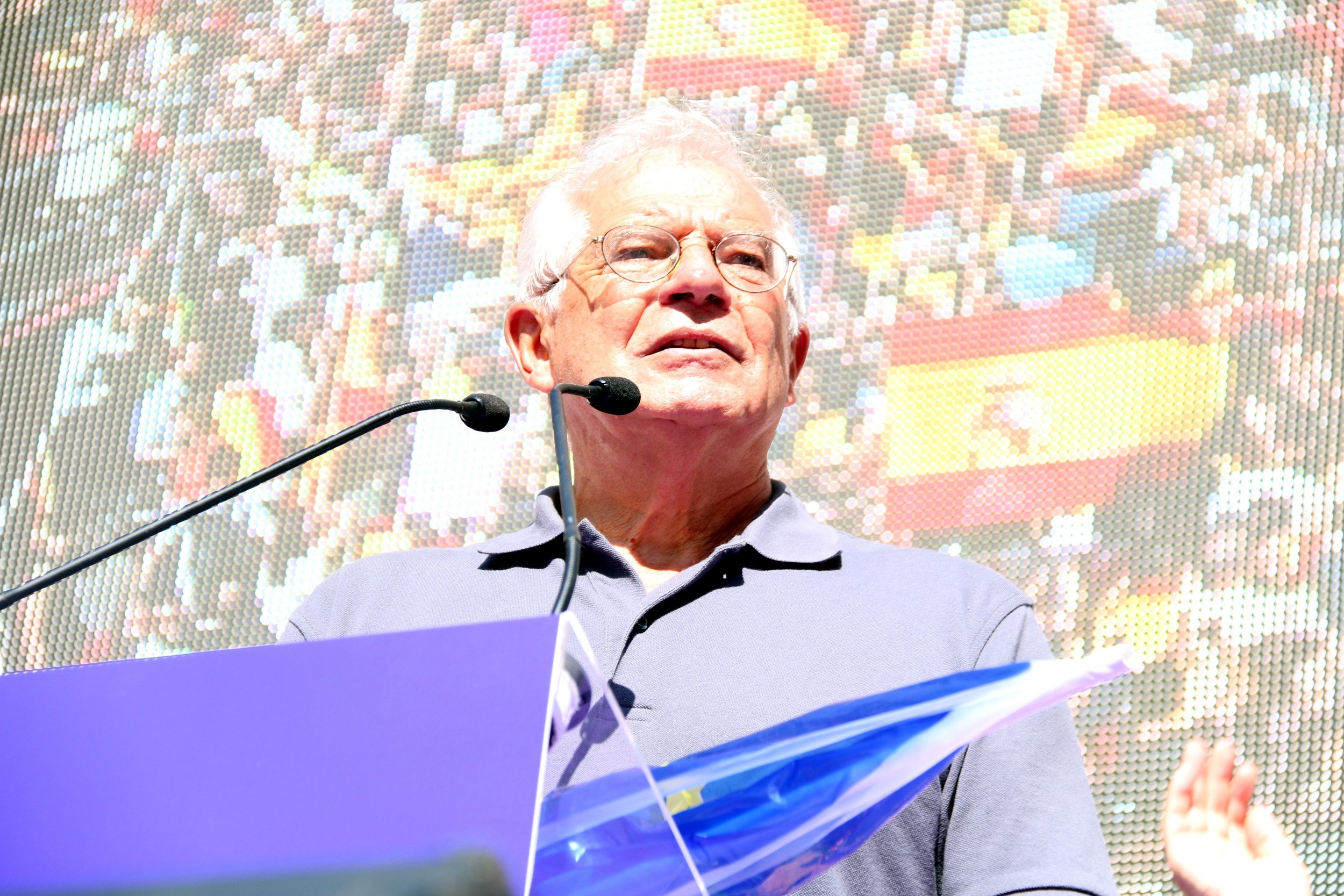 Borrell pide que no se boicoteen productos catalanes para no dañar la ocupación