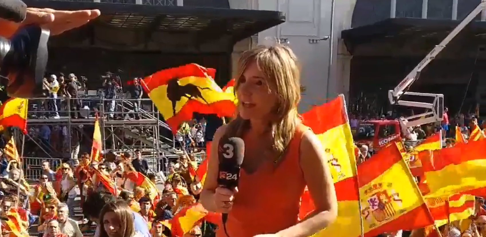 Sexist abuse of Catalan TV presenter at unionist march