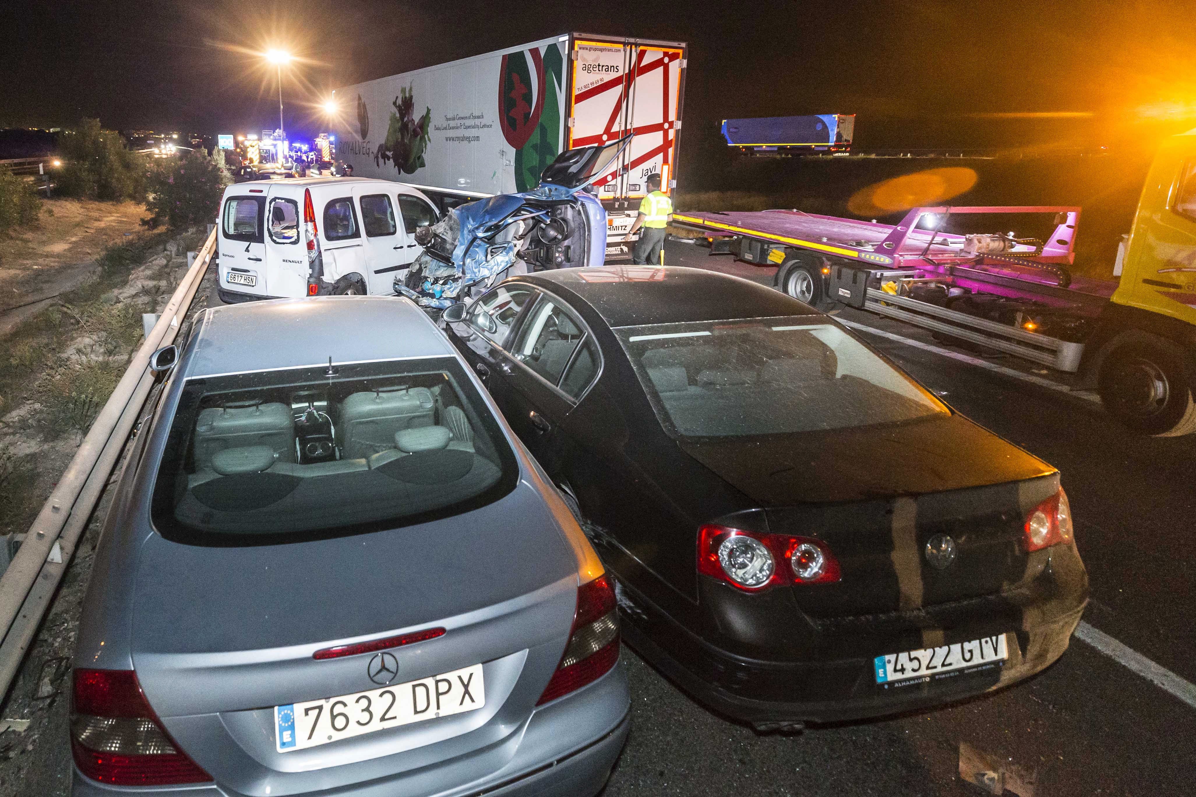 Cinco muertos y diez heridos en un accidente múltiple en la A-7 en Murcia