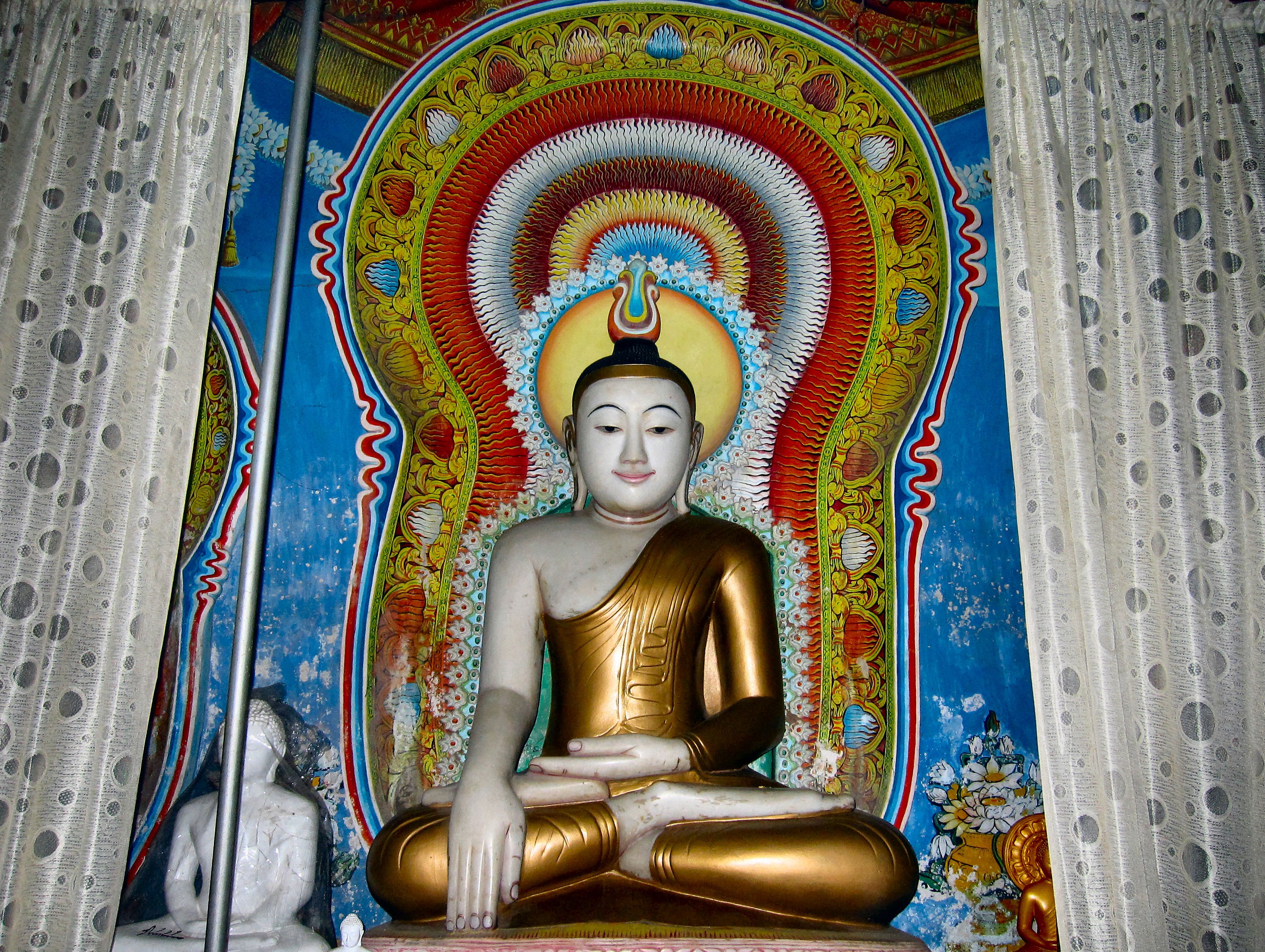 La comunidad budista meditará ante el Parlament "el tiempo que haga falta"