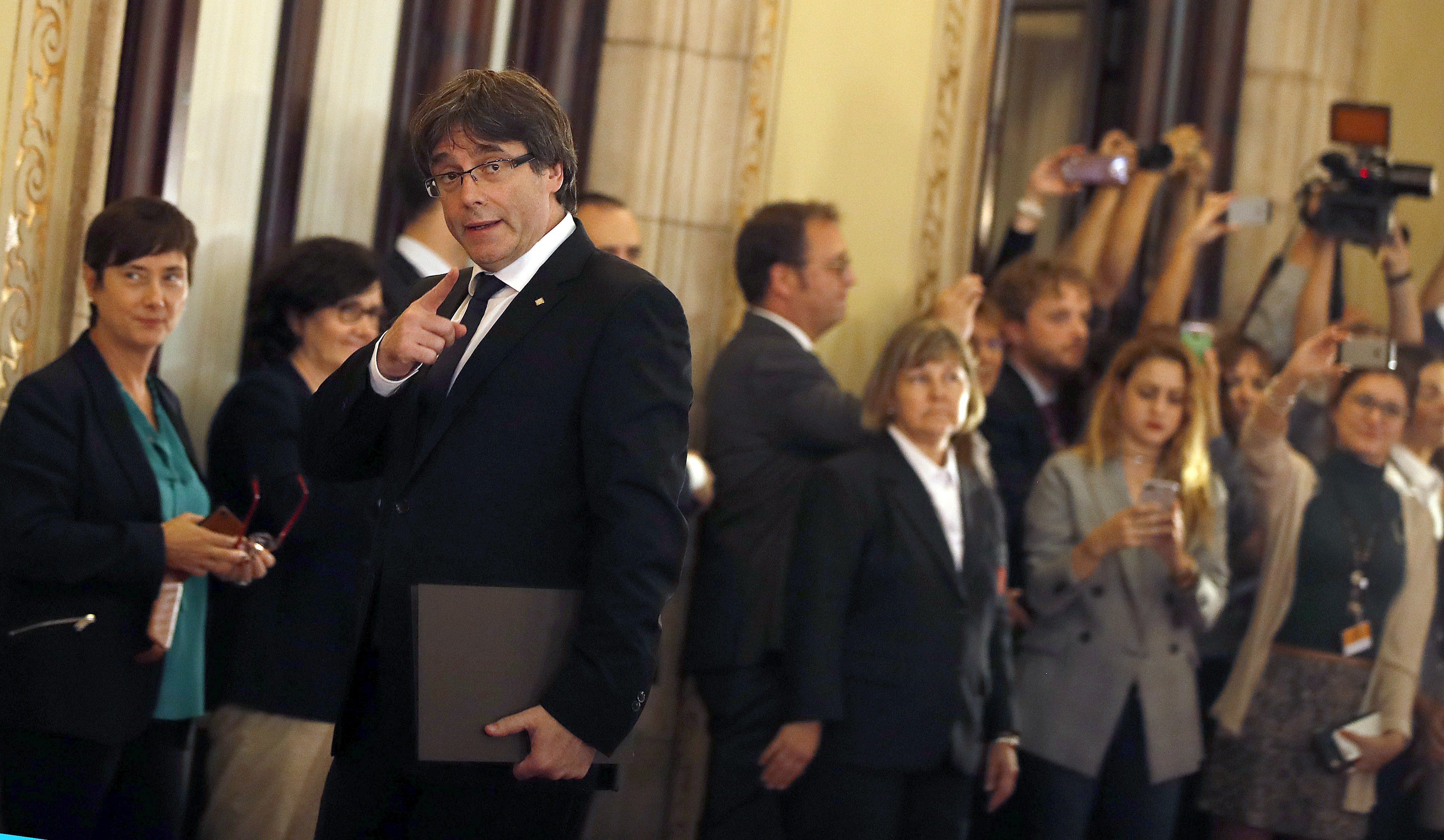 Retrets i elogis davant la resposta de Puigdemont