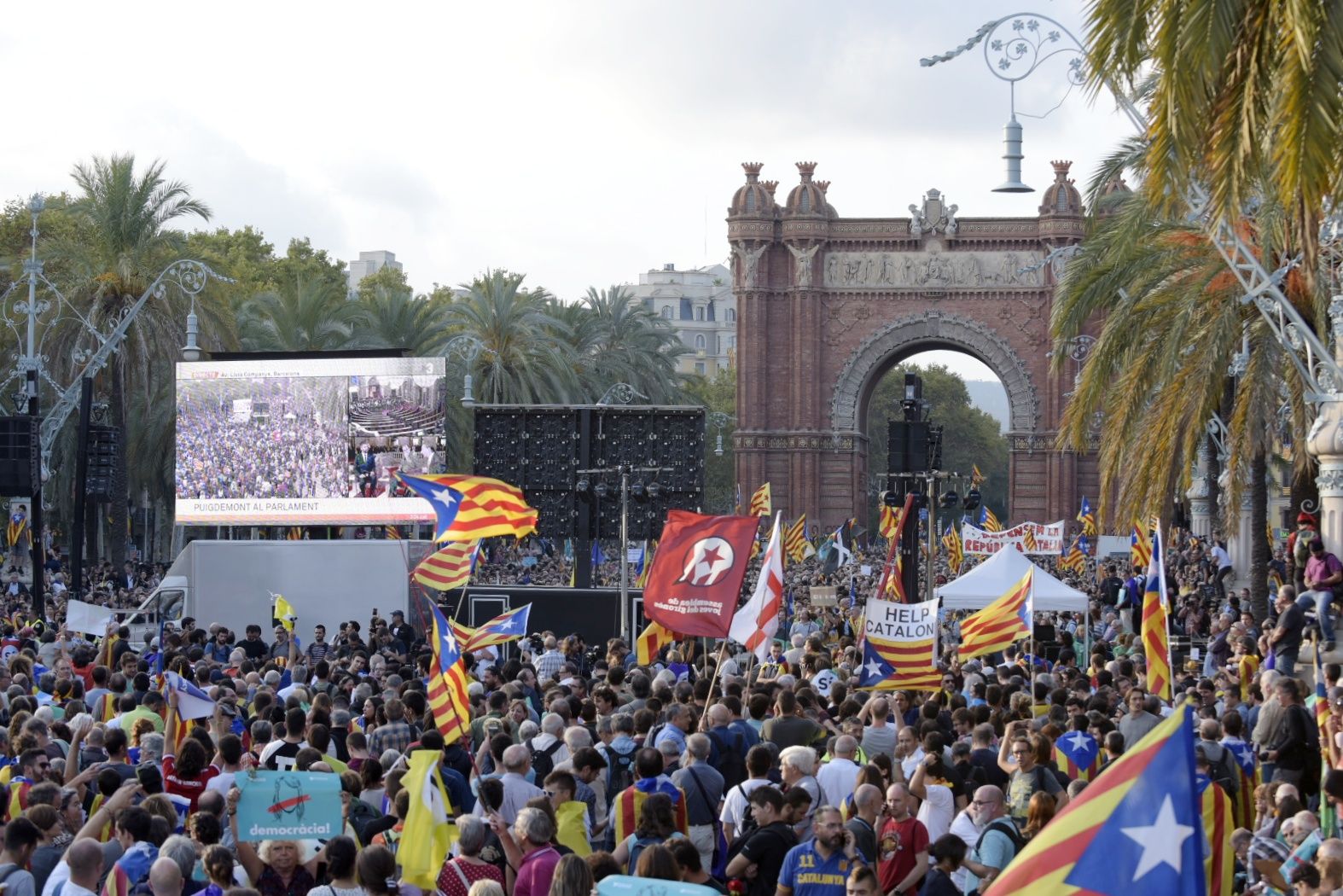 Arran acusa a Puigdemont de "traición inadmisible" por "frenar el mandato popular”