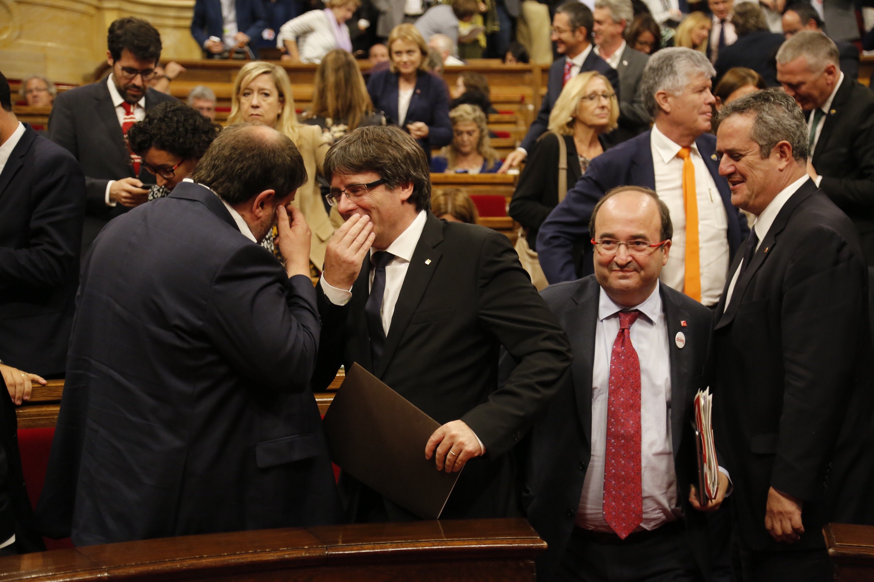 El PSC valora la "prudencia" de Rajoy y pide a Puigdemont que esté "a la altura"