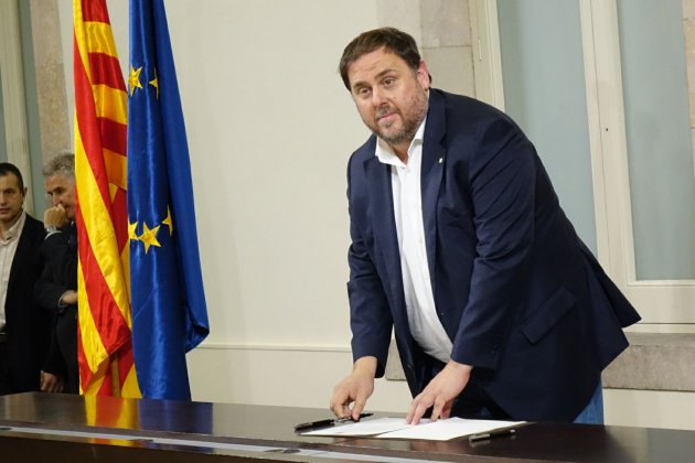 junqueras signa declaració Roberto Lázaro