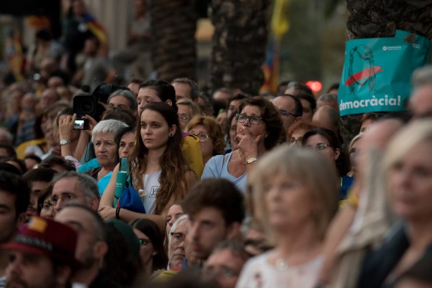 manifestacio passeig lluís companys laura gomez declaració i suspensió de la independència per part de Puigdemont DUI 13