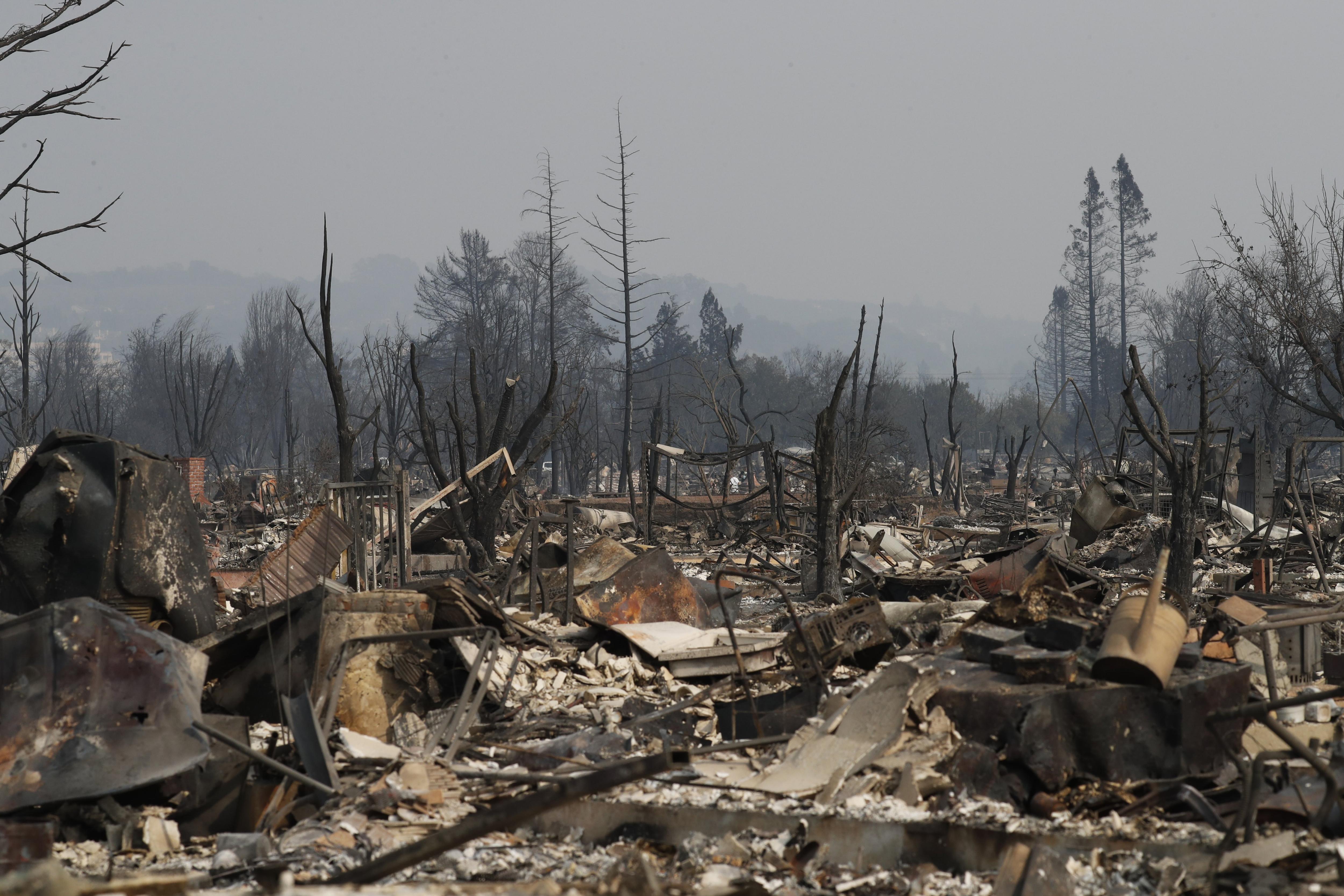 Ascienden a 17 los muertos en los incendios de California