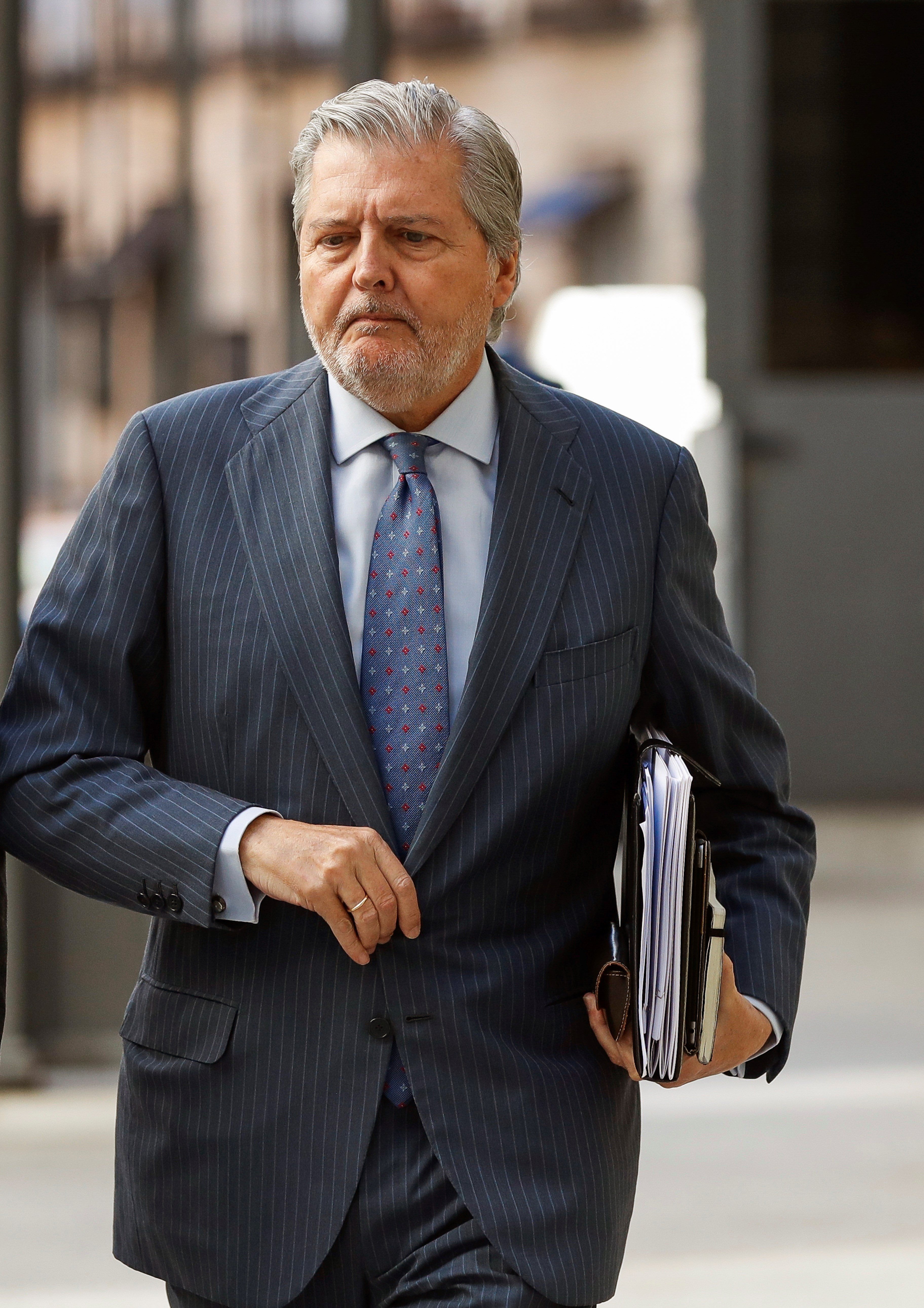 El Ministeri d'Educació envia dos requeriments a Catalunya per denúncies d'"adoctrinament" El Ministeri d'Educació envia dos requeriments a Catalunya per denúncies d'"adoctrinament"
