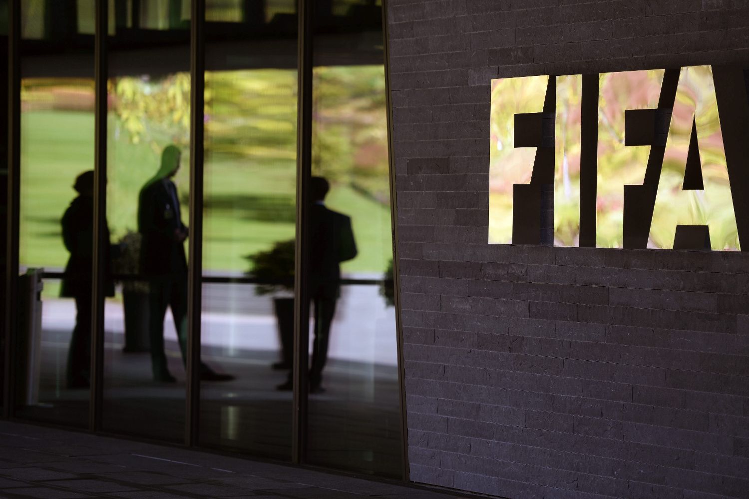 El comitè mèdic de la FIFA creu que el futbol no pot tornar abans de setembre